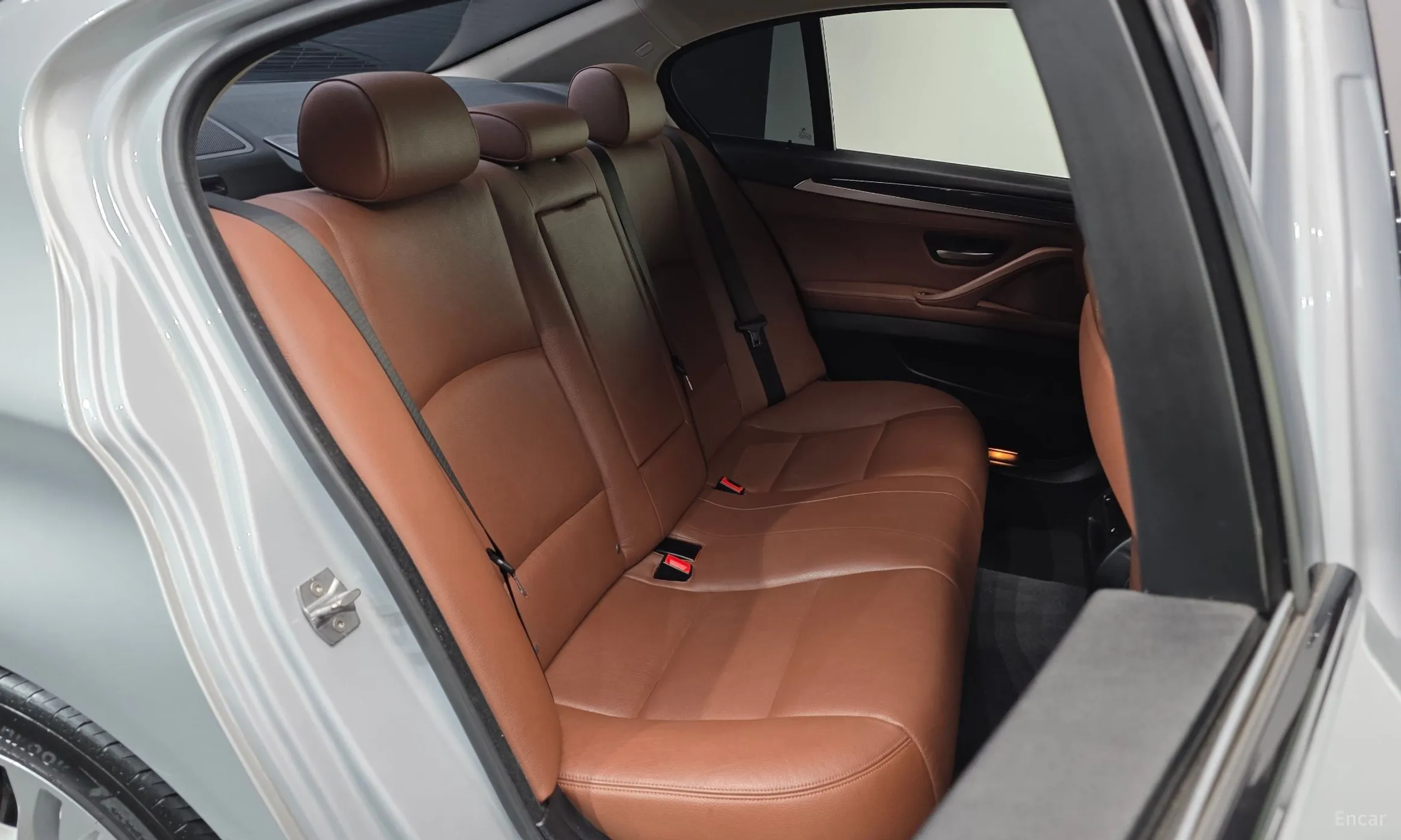 BMW 5 Series (F10) превью 11
