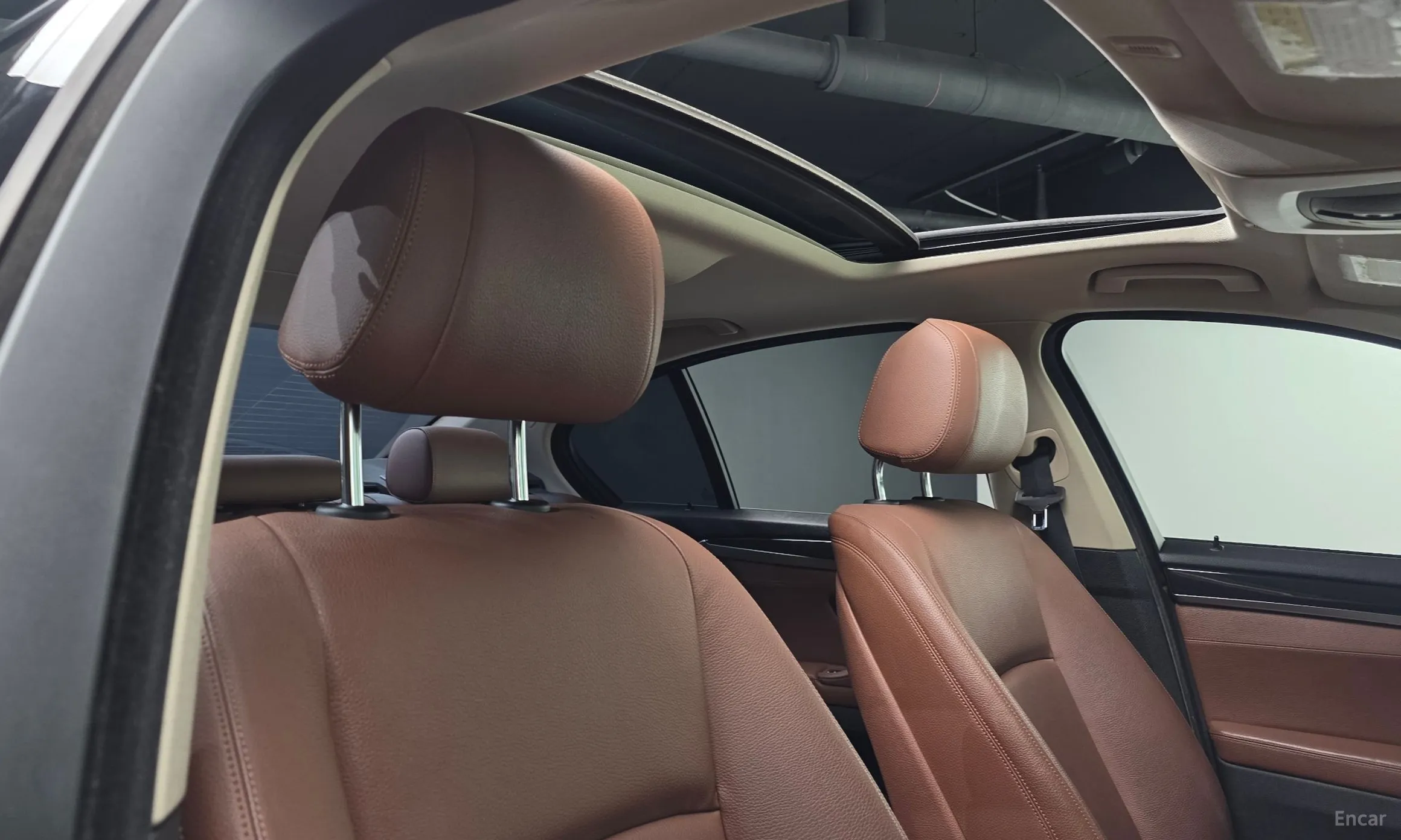 BMW 5 Series (F10) превью 17