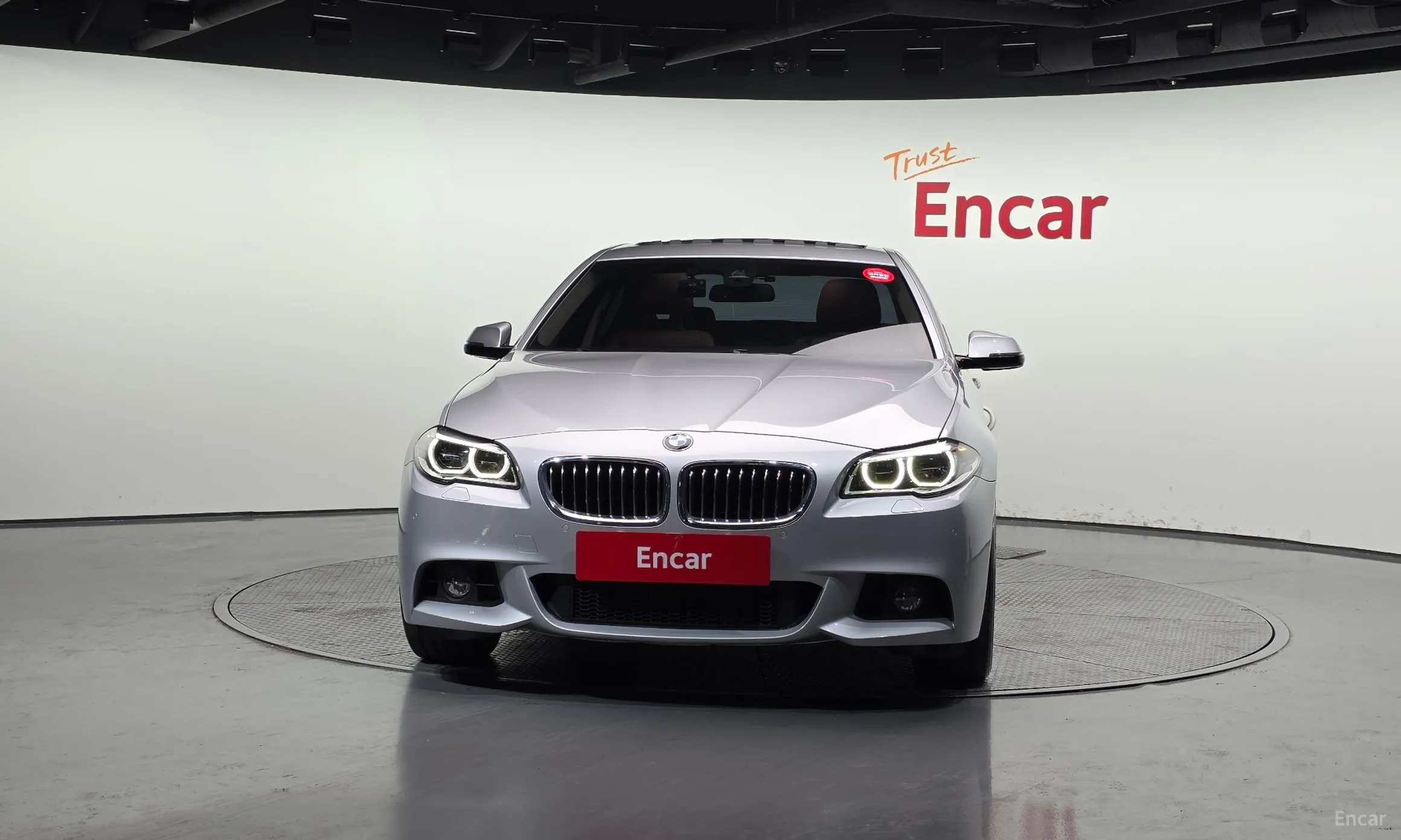 BMW 5 Series (F10) превью 3