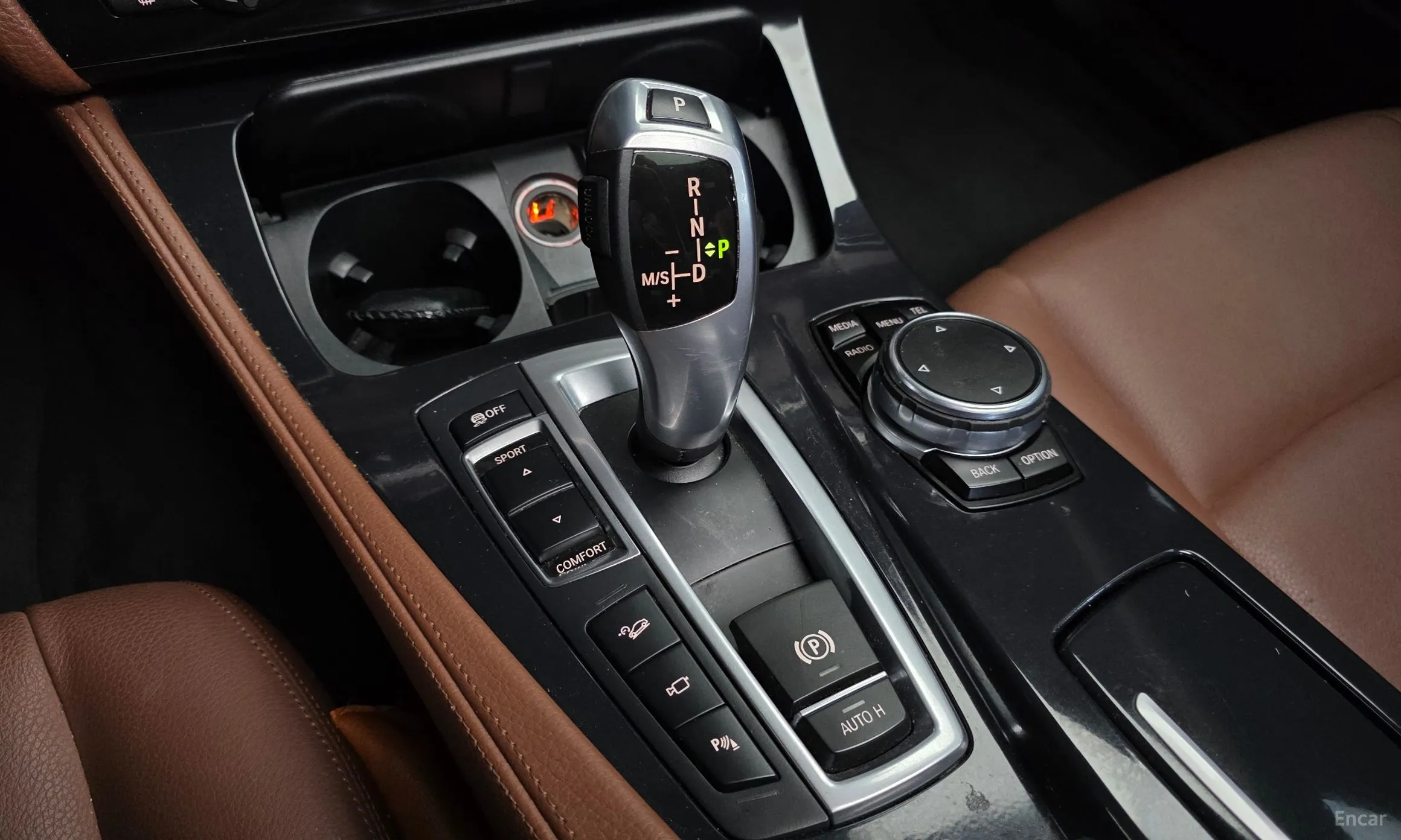 BMW 5 Series (F10) превью 9