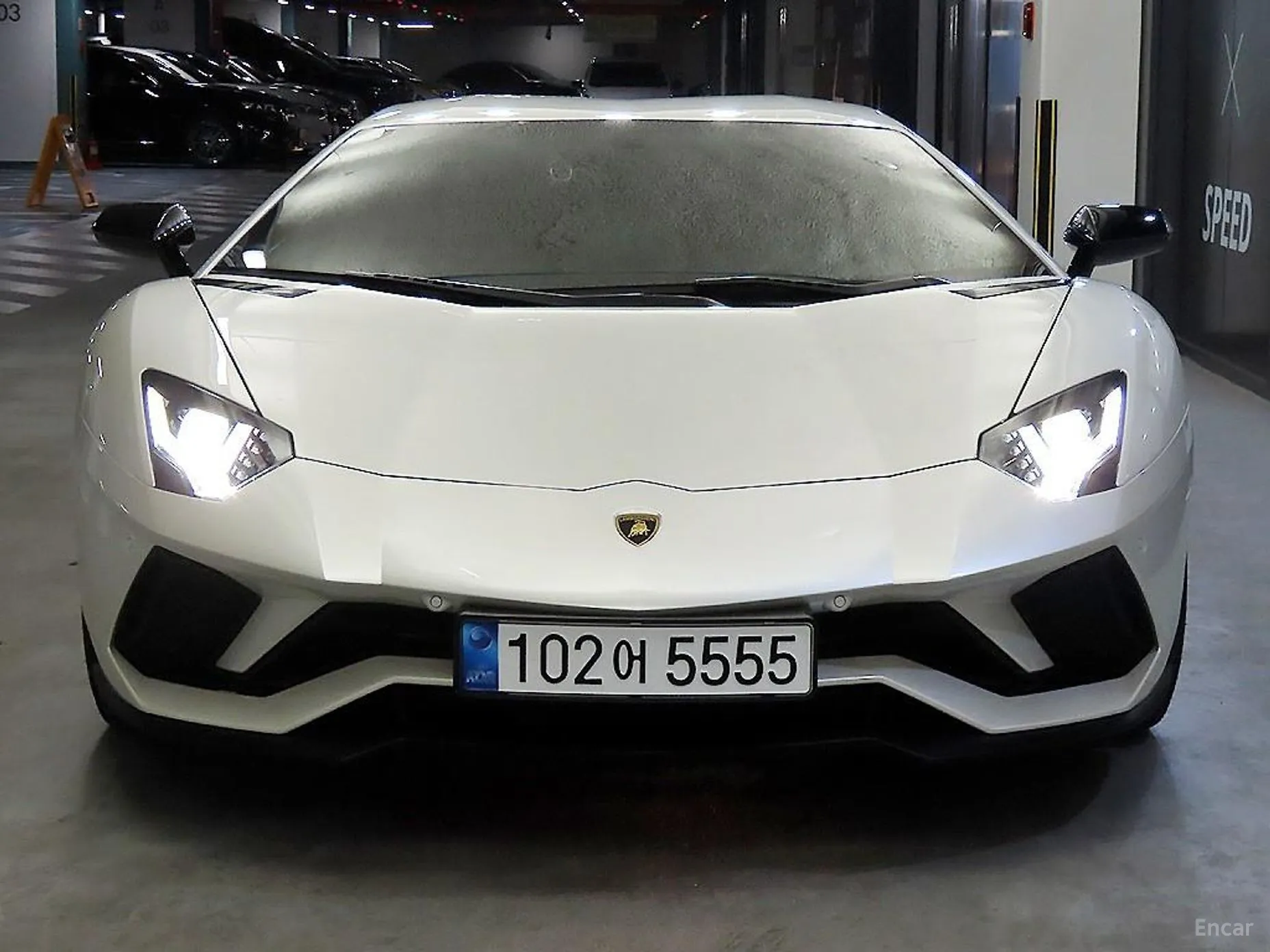 Lamborghini Aventador