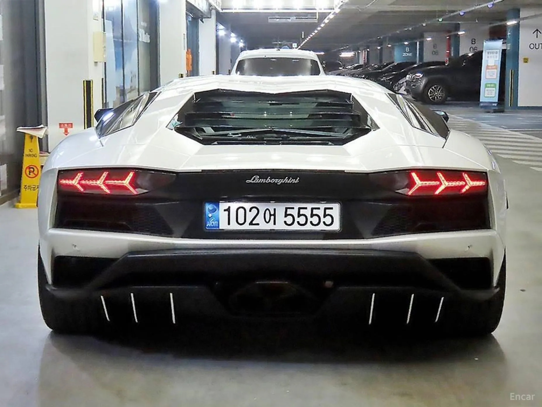 Lamborghini Aventador превью 5