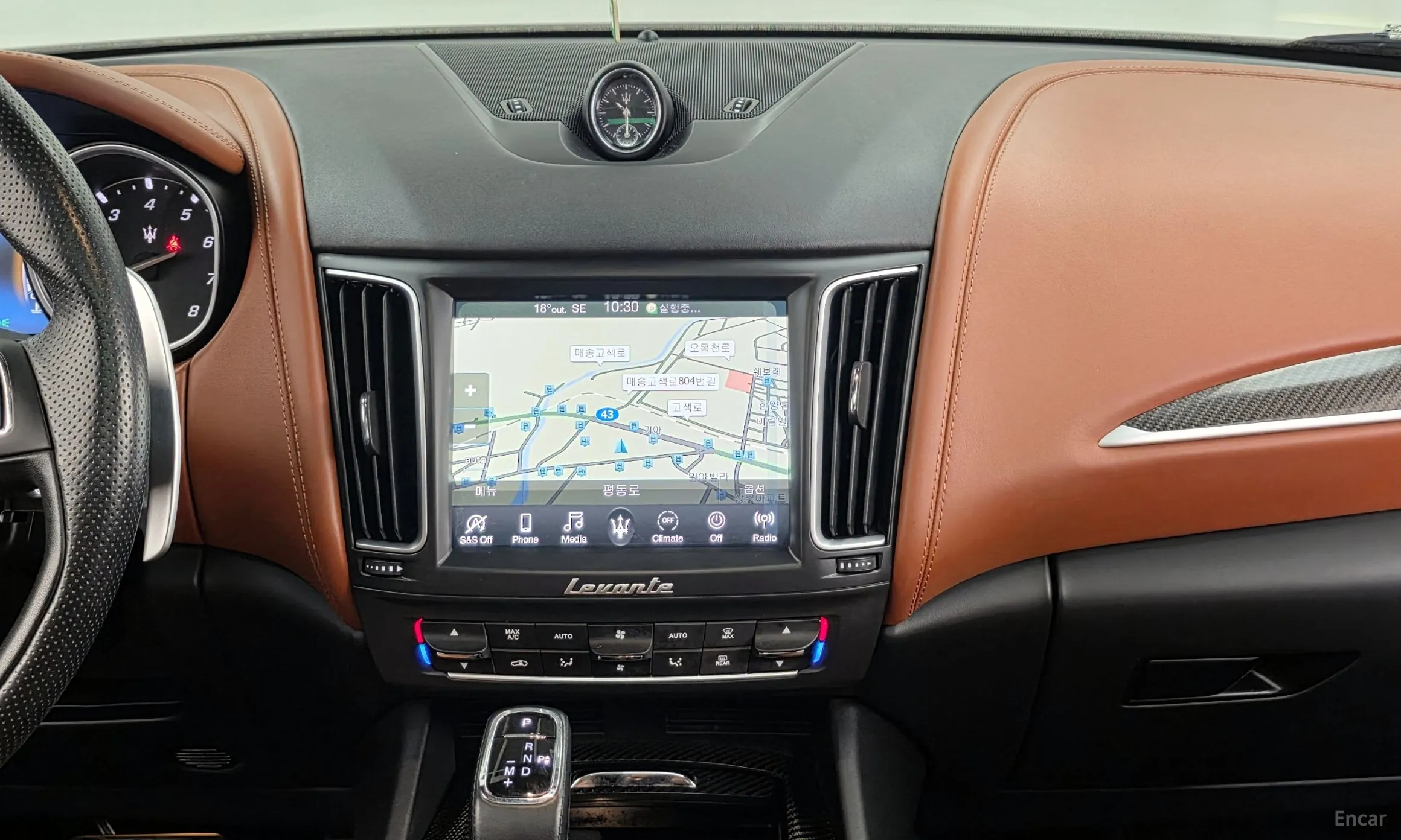 Maserati Levante превью 14