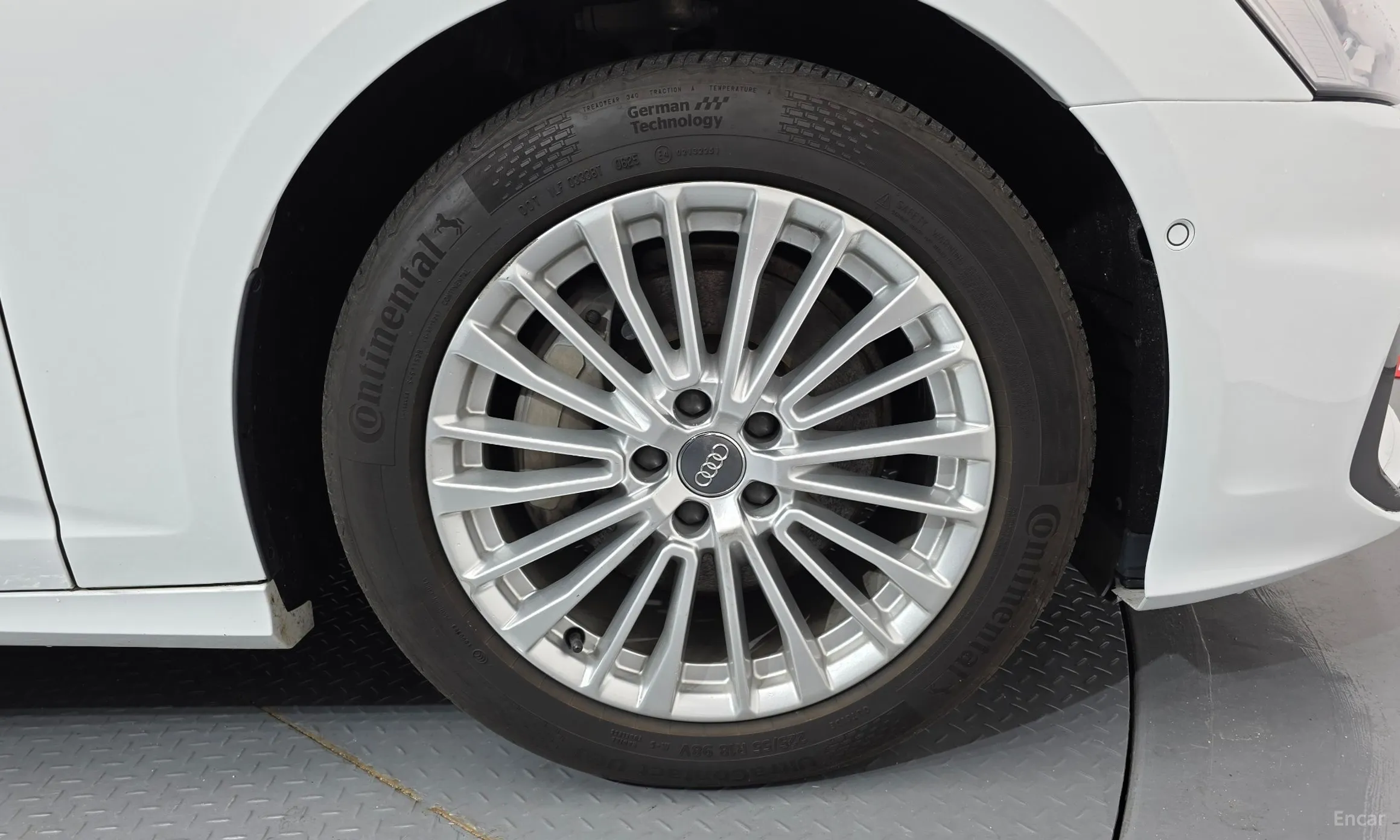 Audi A6 (C8) превью 5