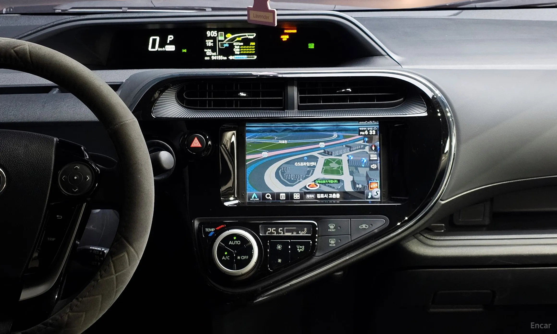 Toyota Prius C превью 18