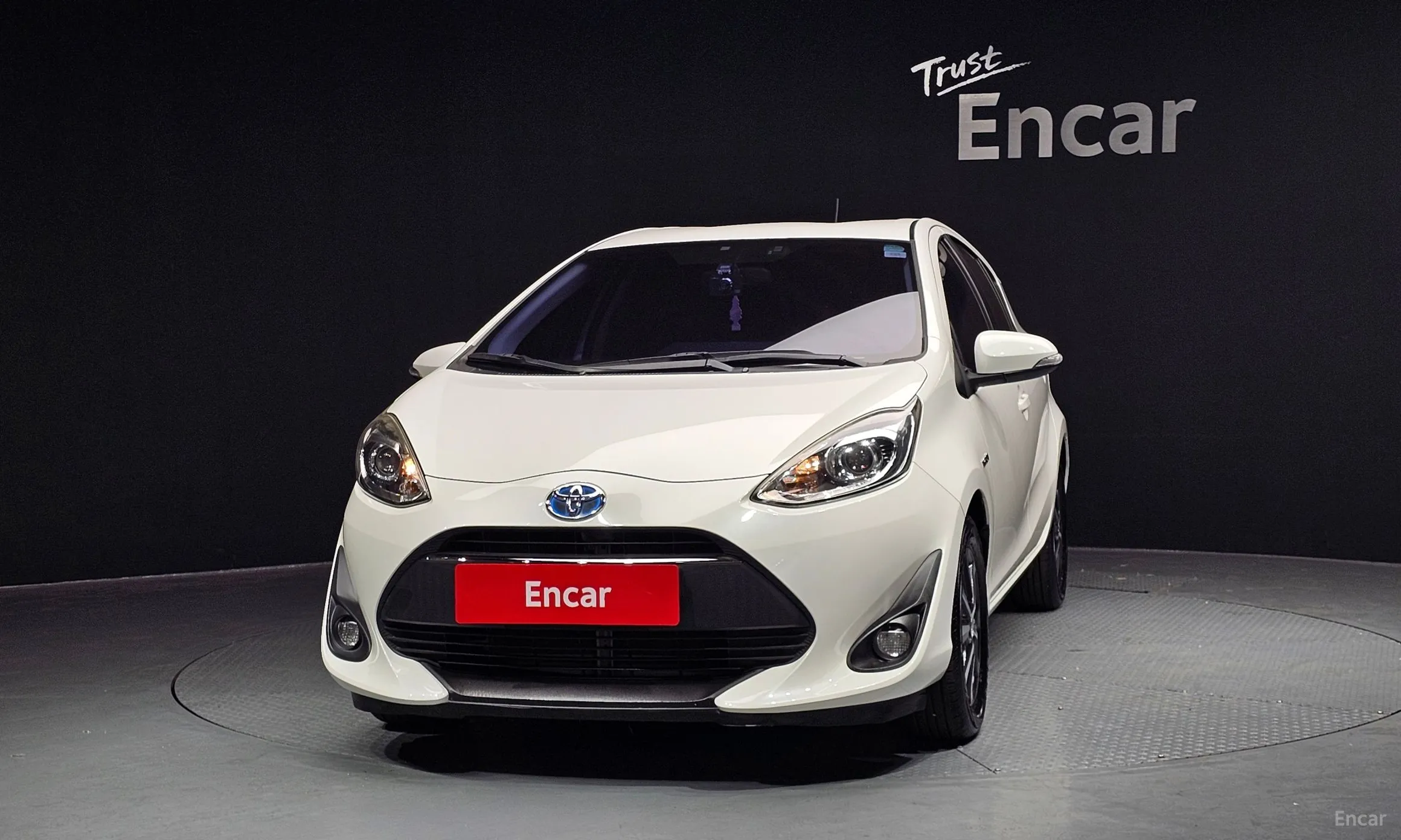 Toyota Prius C превью 3