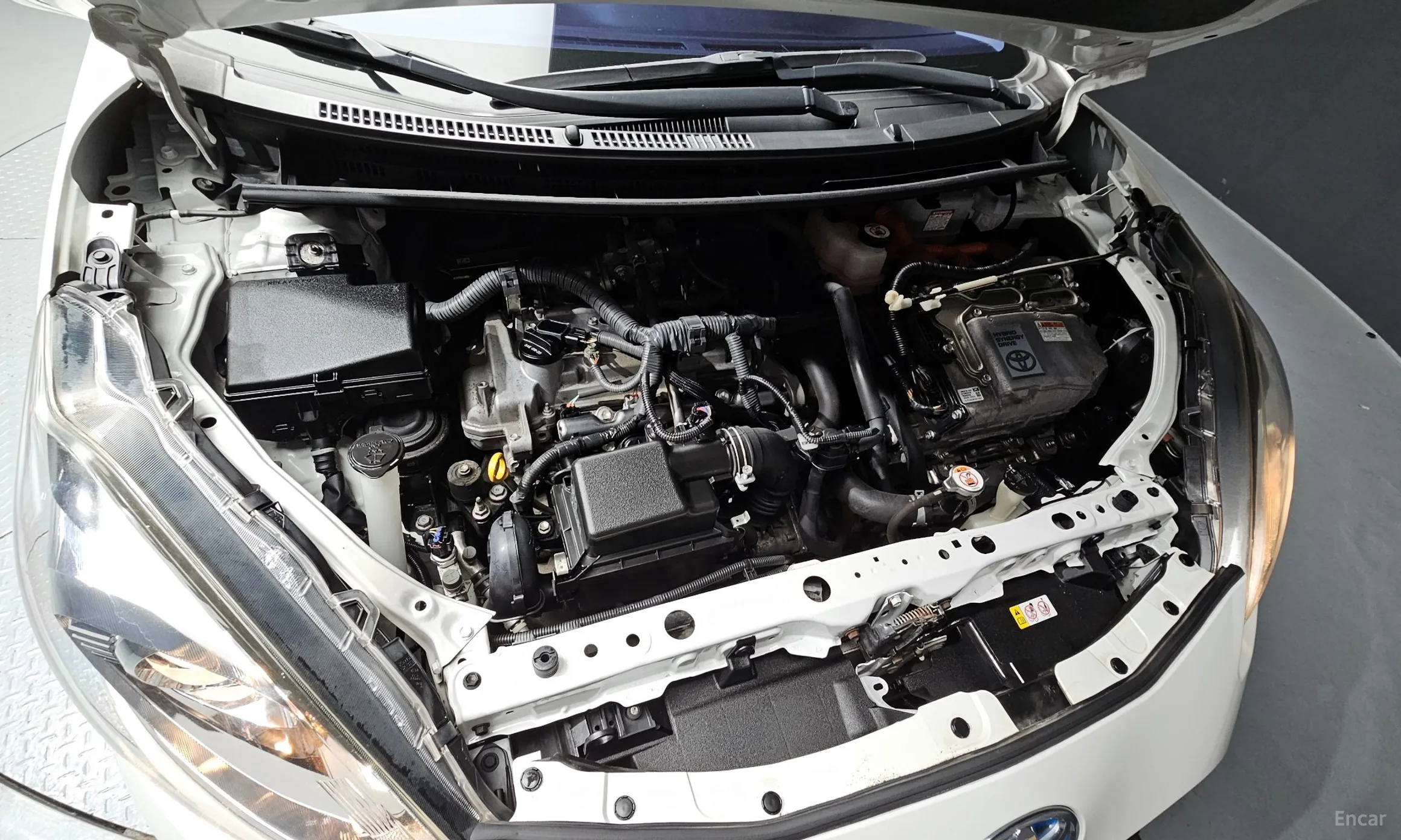 Toyota Prius C превью 6