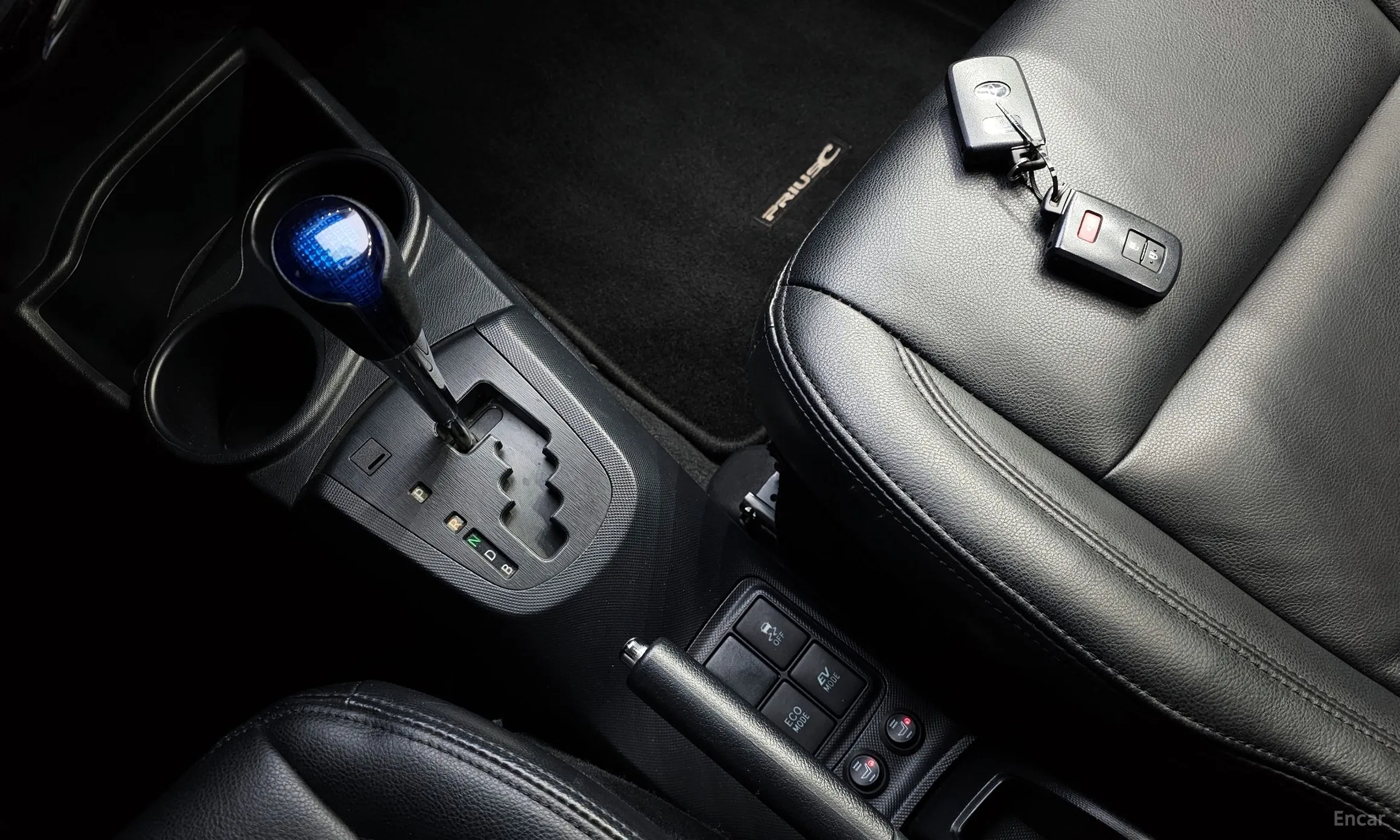 Toyota Prius C превью 9