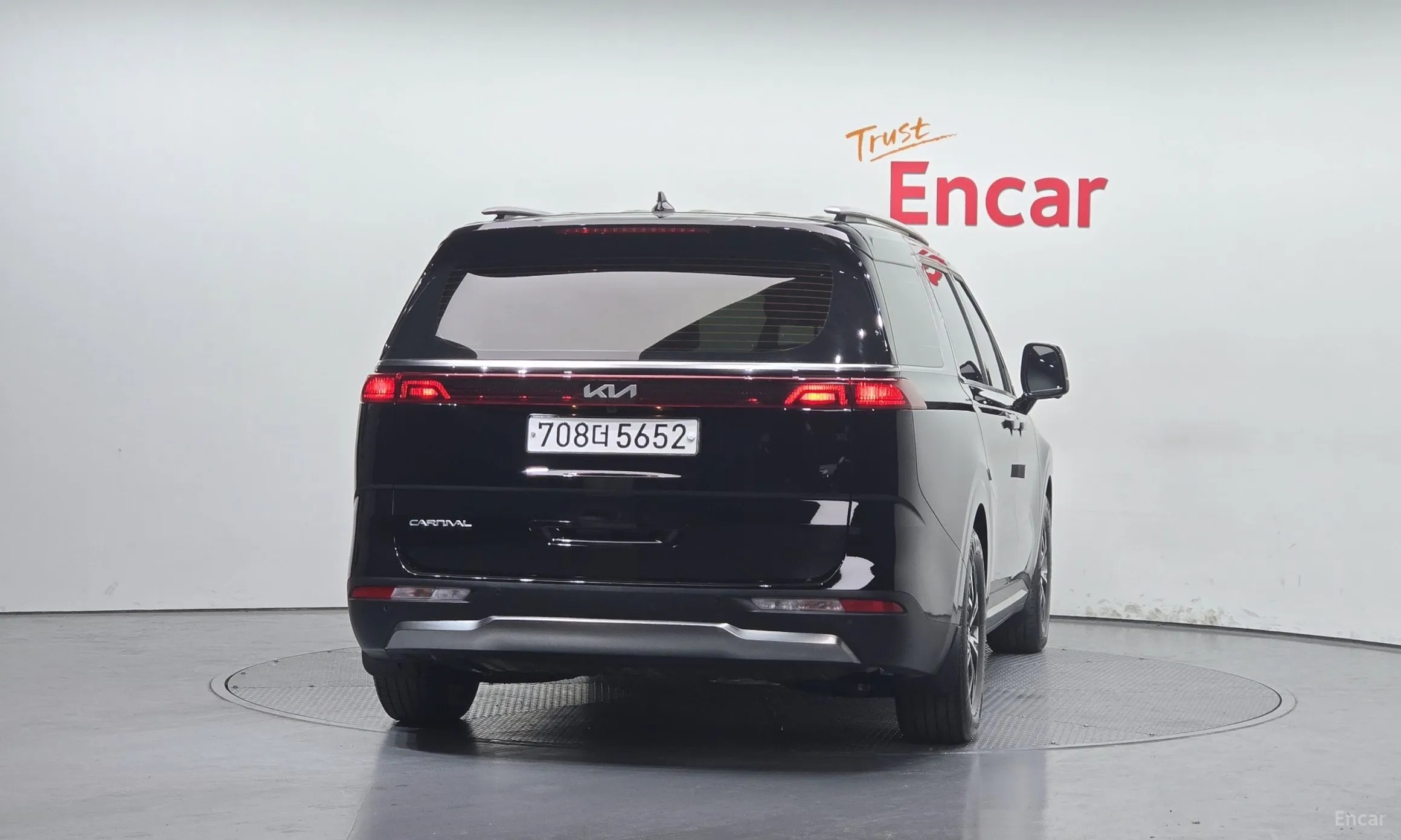 Kia Carnival Gen 4 превью 4