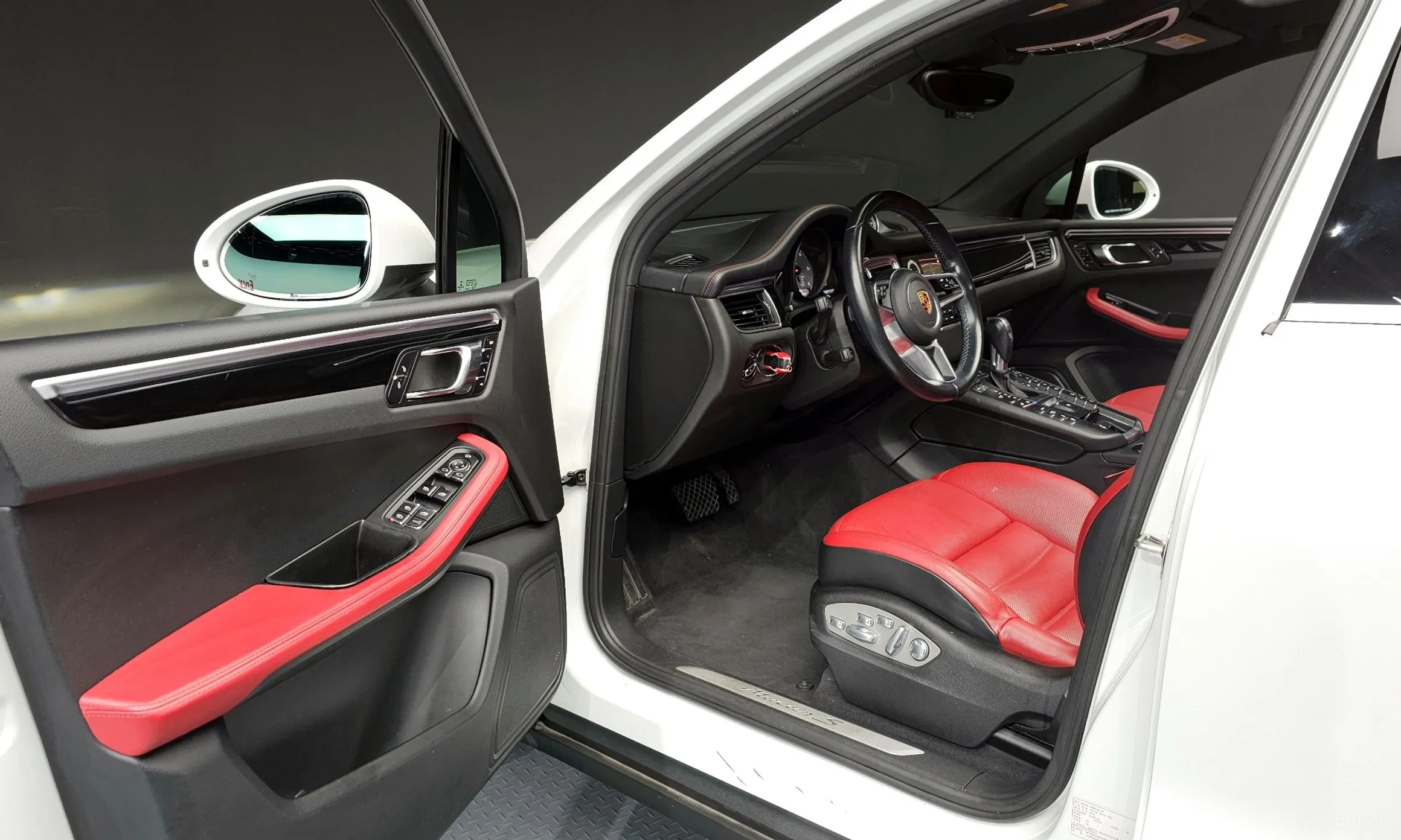 Porsche Macan превью 10