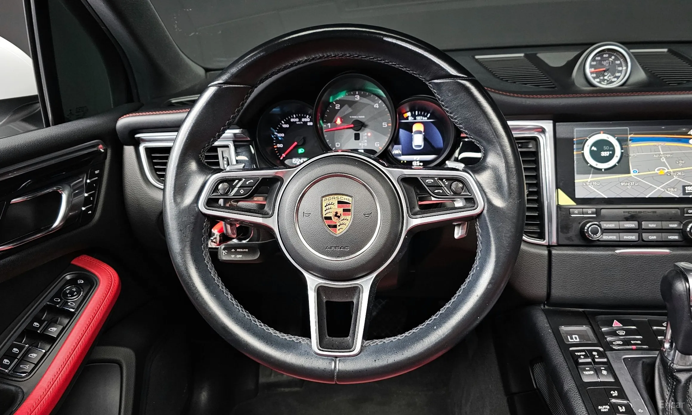 Porsche Macan превью 13