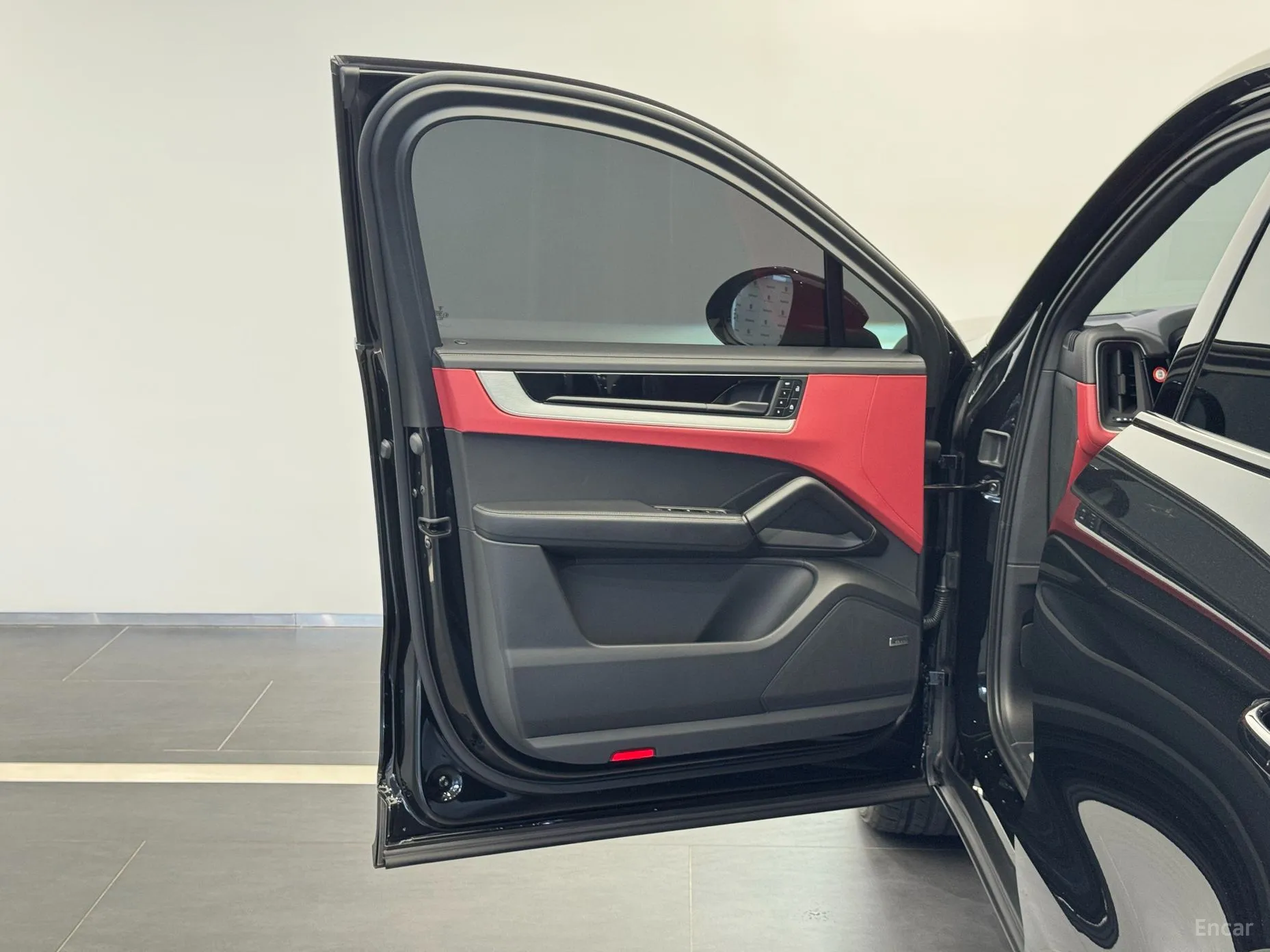 Porsche Cayenne (PO536) превью 18