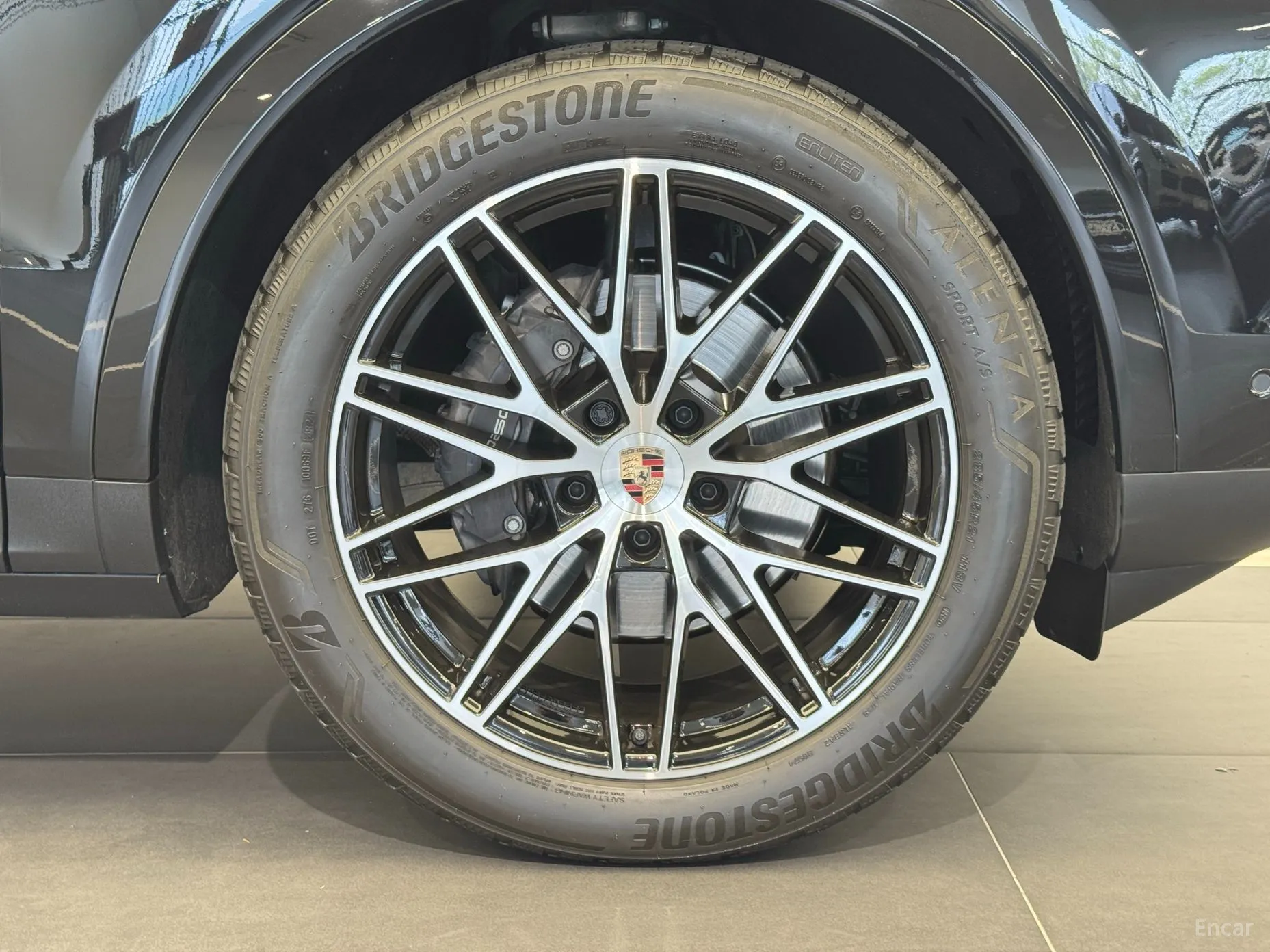 Porsche Cayenne (PO536) превью 7
