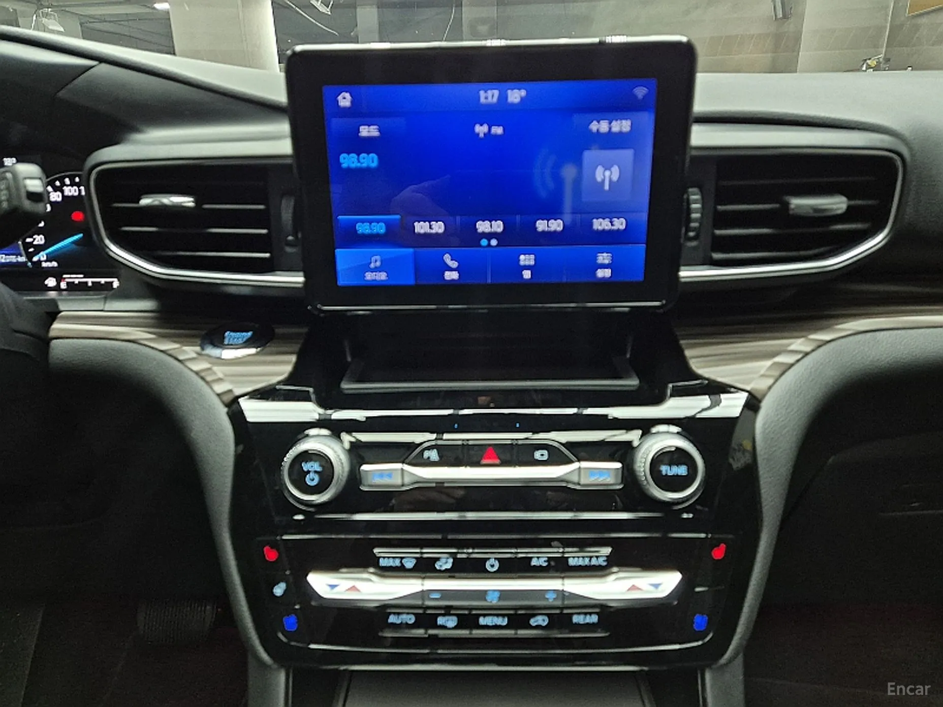 Ford Explorer 6th Generation превью 12