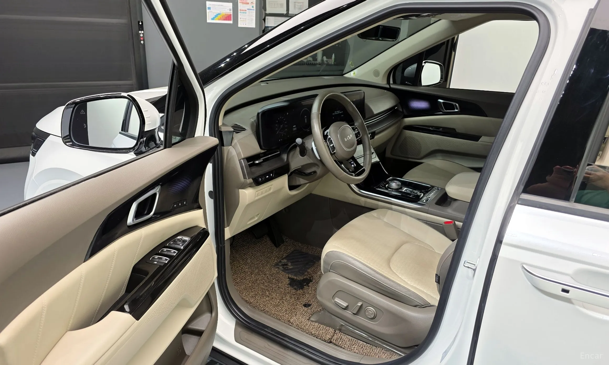 Kia Carnival Gen 4 превью 10