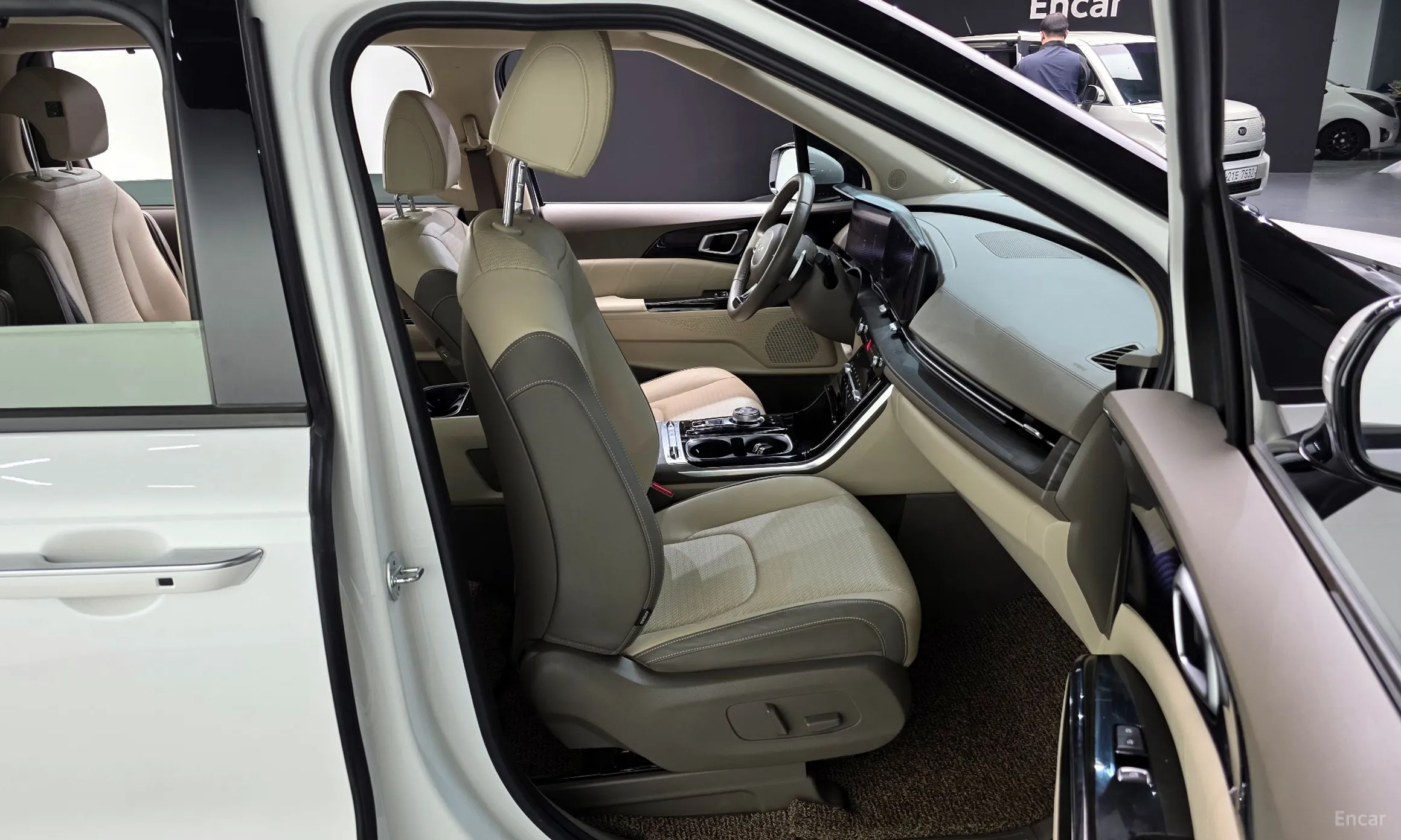 Kia Carnival Gen 4 превью 12