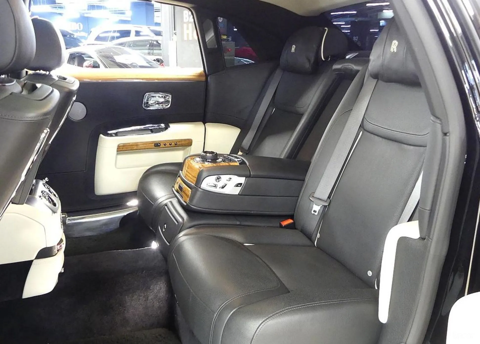 Rolls-Royce Ghost превью 18