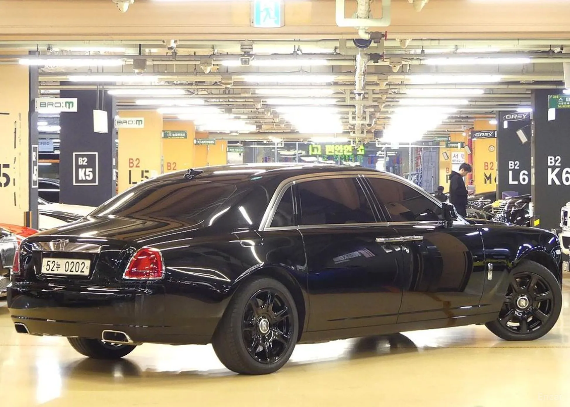 Rolls-Royce Ghost превью 3