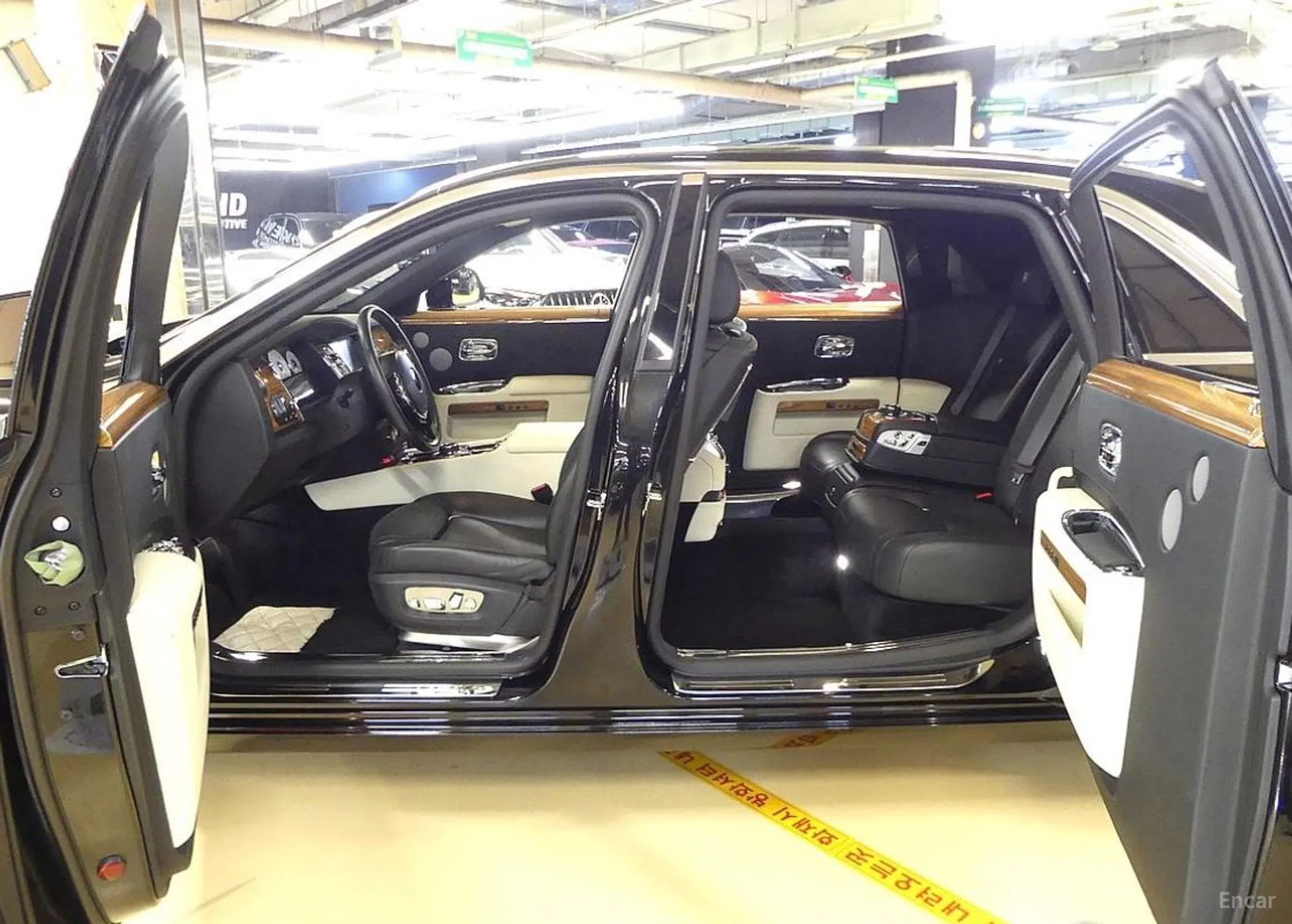 Rolls-Royce Ghost превью 4