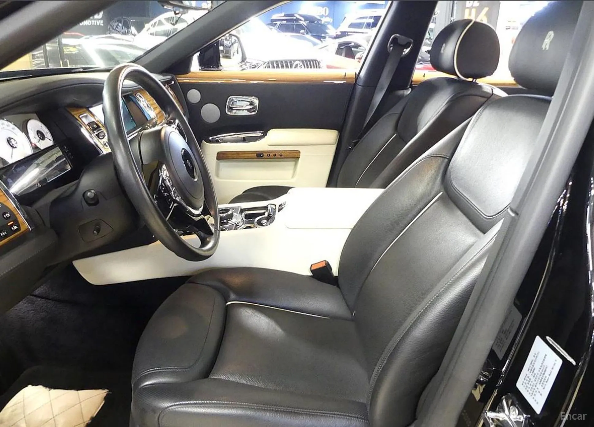 Rolls-Royce Ghost превью 8
