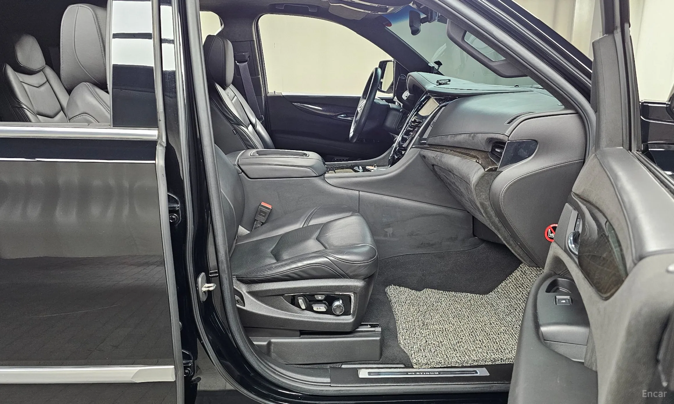 Cadillac Escalade превью 11