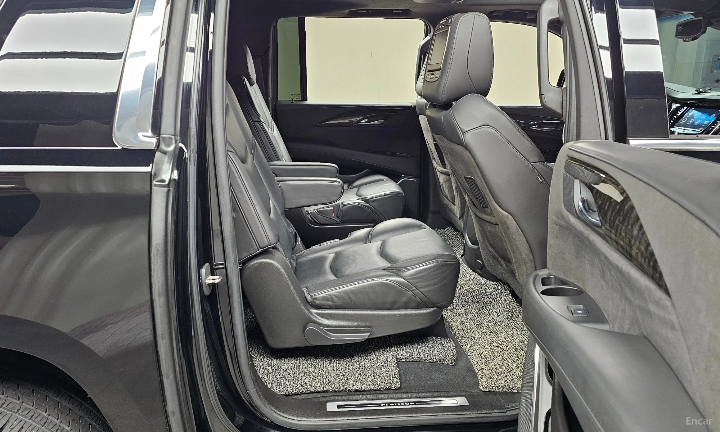Cadillac Escalade превью 12