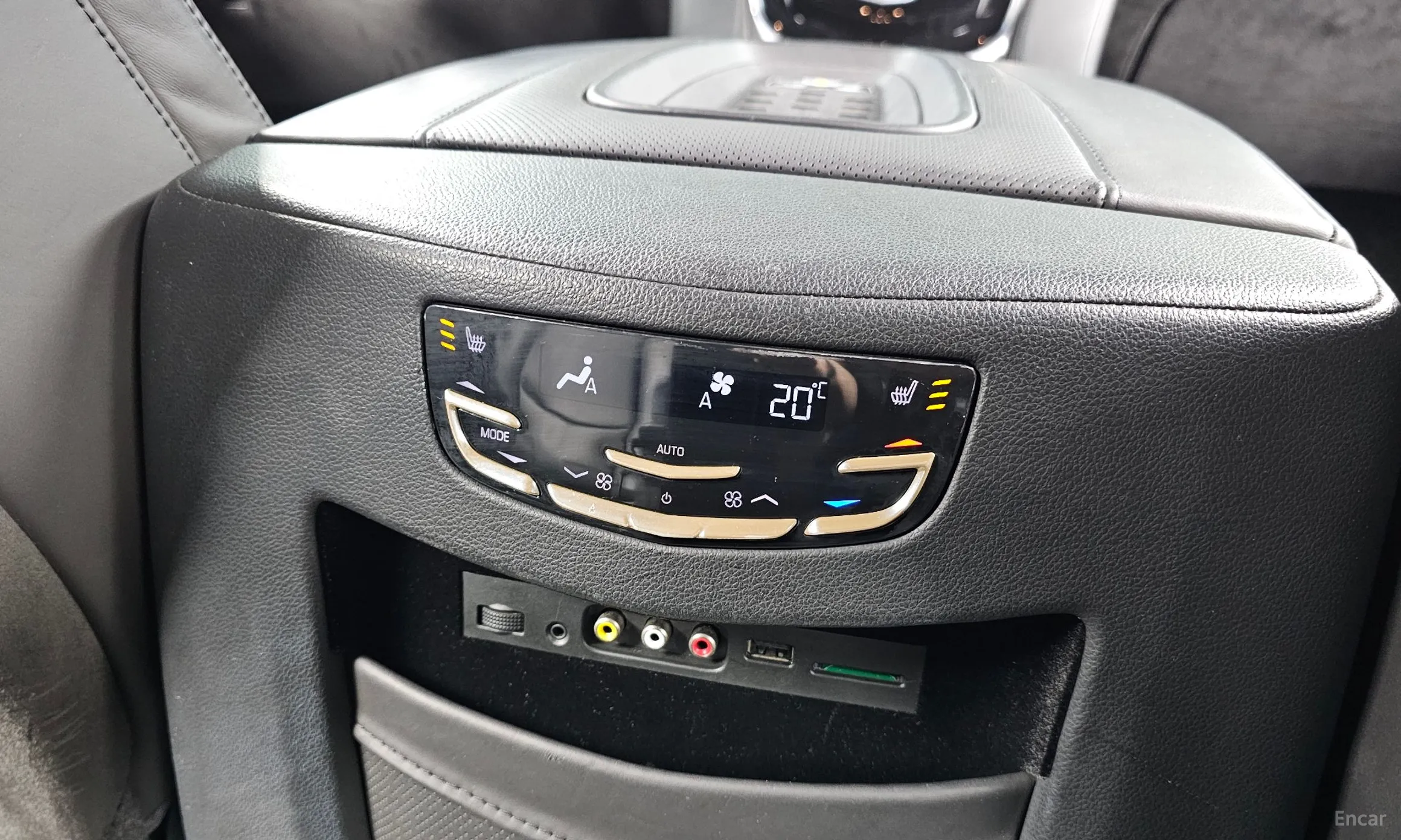 Cadillac Escalade превью 18