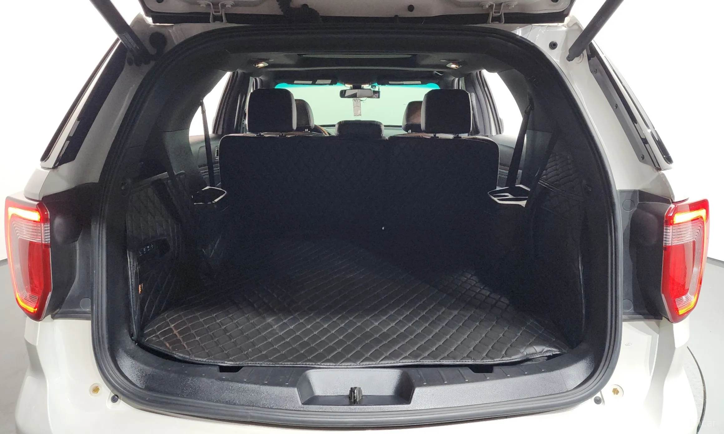 Ford Explorer превью 20