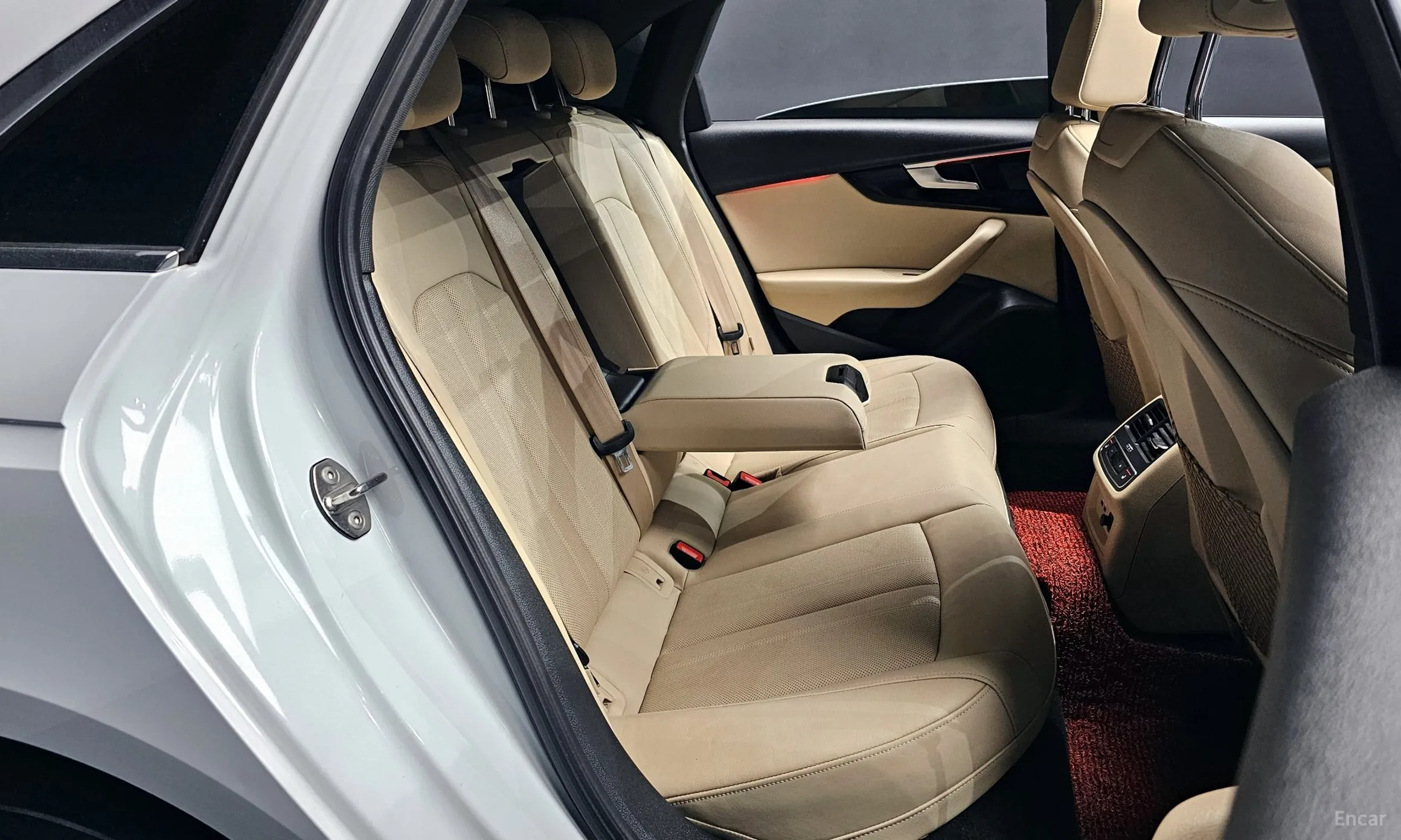 Audi A4 (B9) превью 11