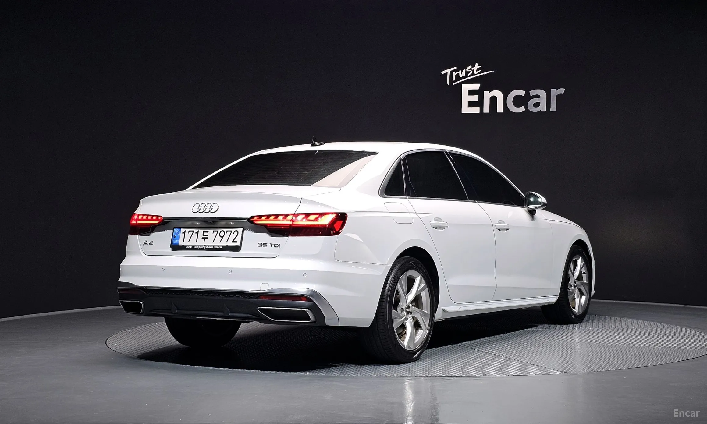 Audi A4 (B9) превью 2