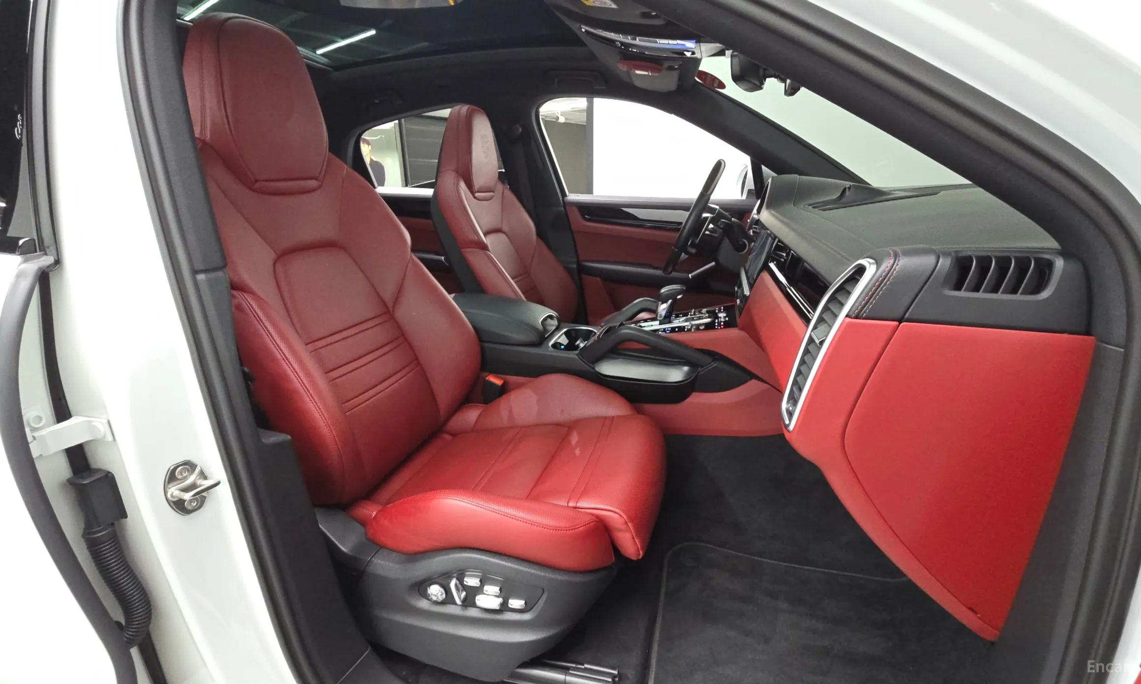 Porsche Cayenne (PO536) превью 11