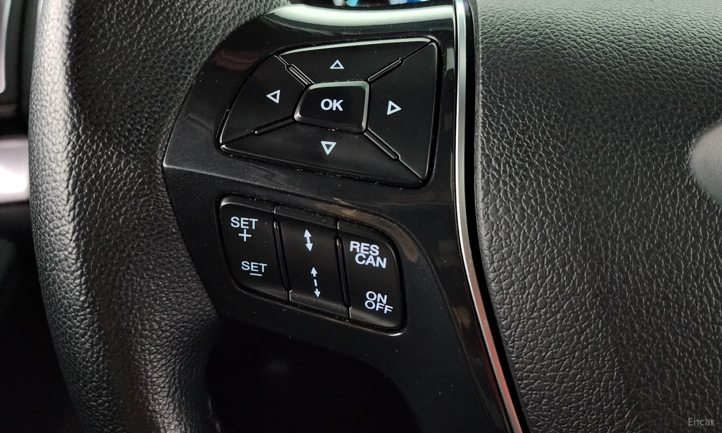 Ford Explorer превью 16