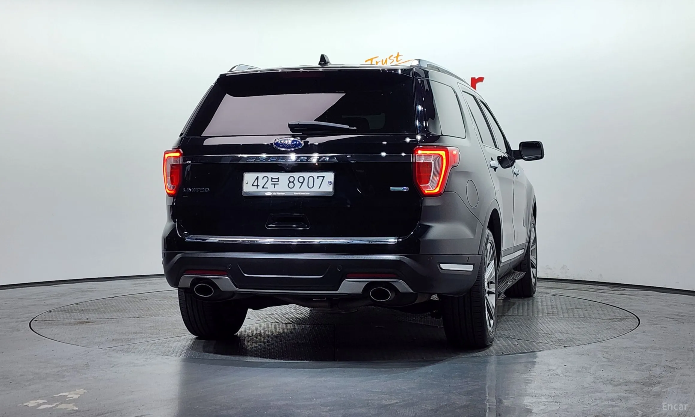 Ford Explorer превью 4
