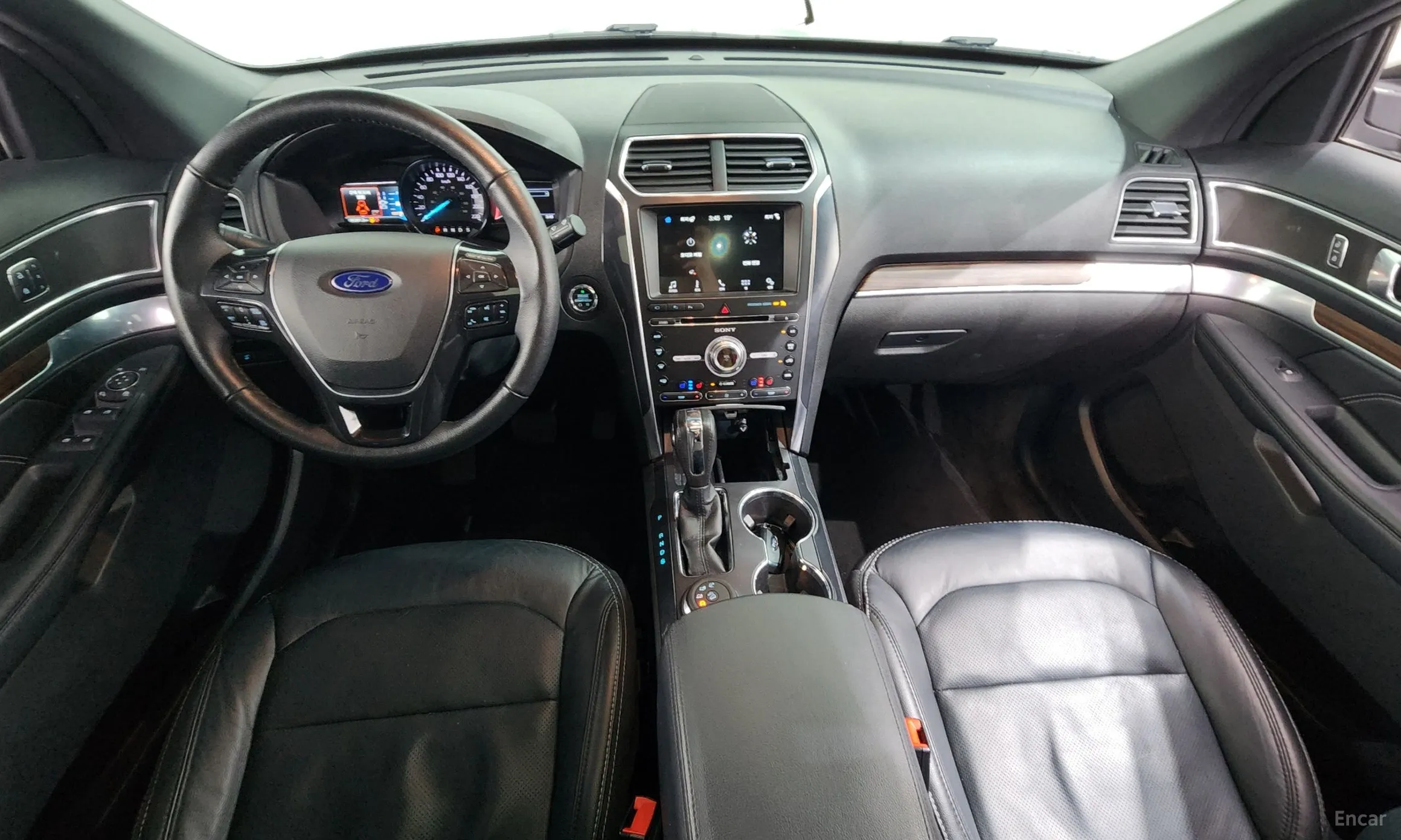 Ford Explorer превью 7