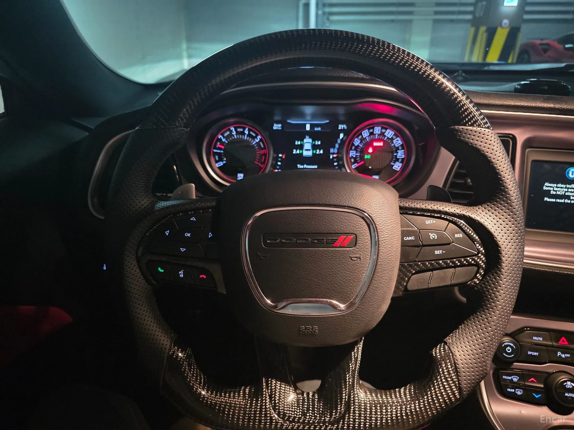 Dodge Challenger превью 12