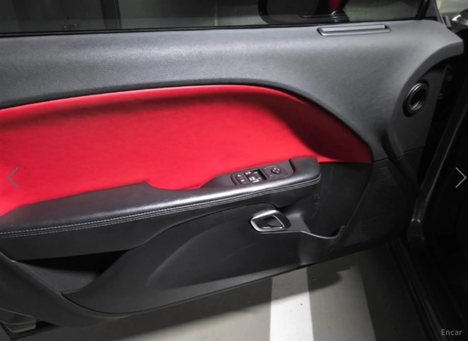 Dodge Challenger превью 17
