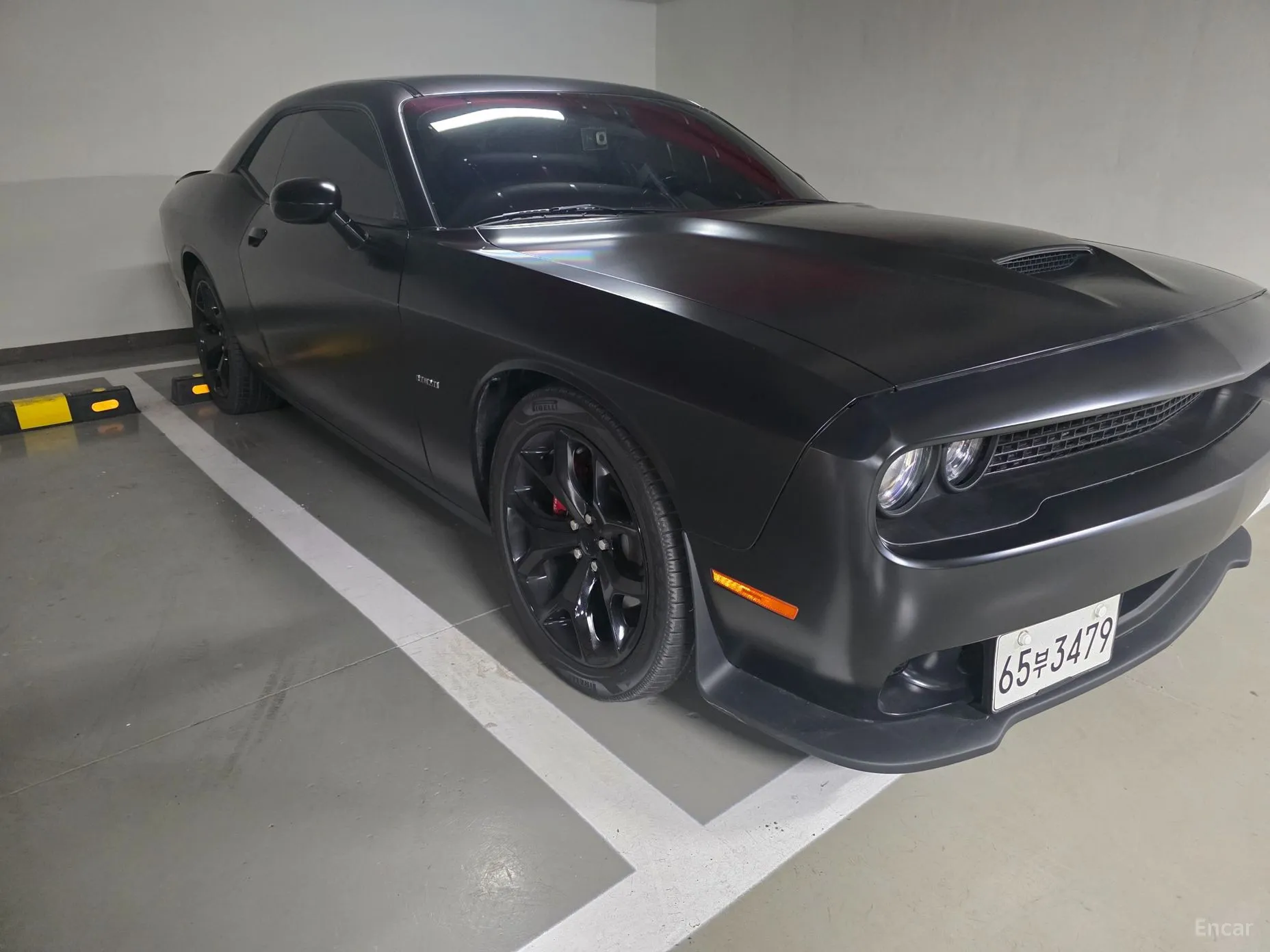 Dodge Challenger превью 3