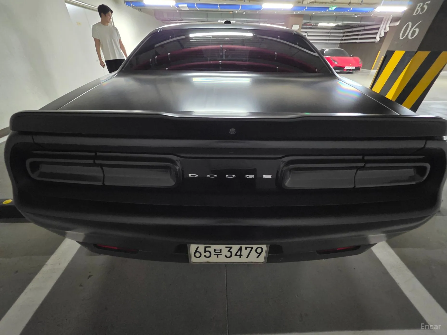 Dodge Challenger превью 4