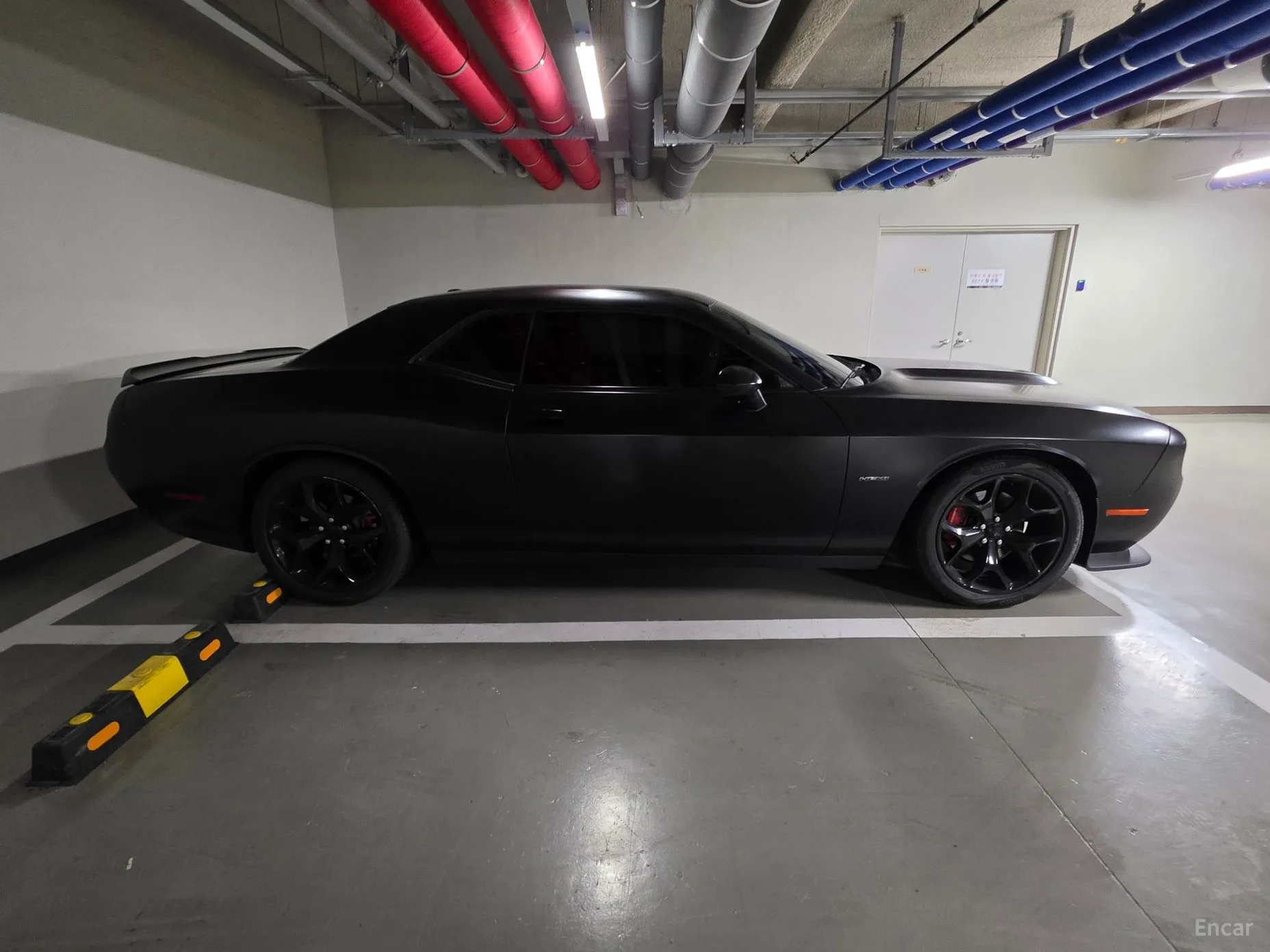 Dodge Challenger превью 6
