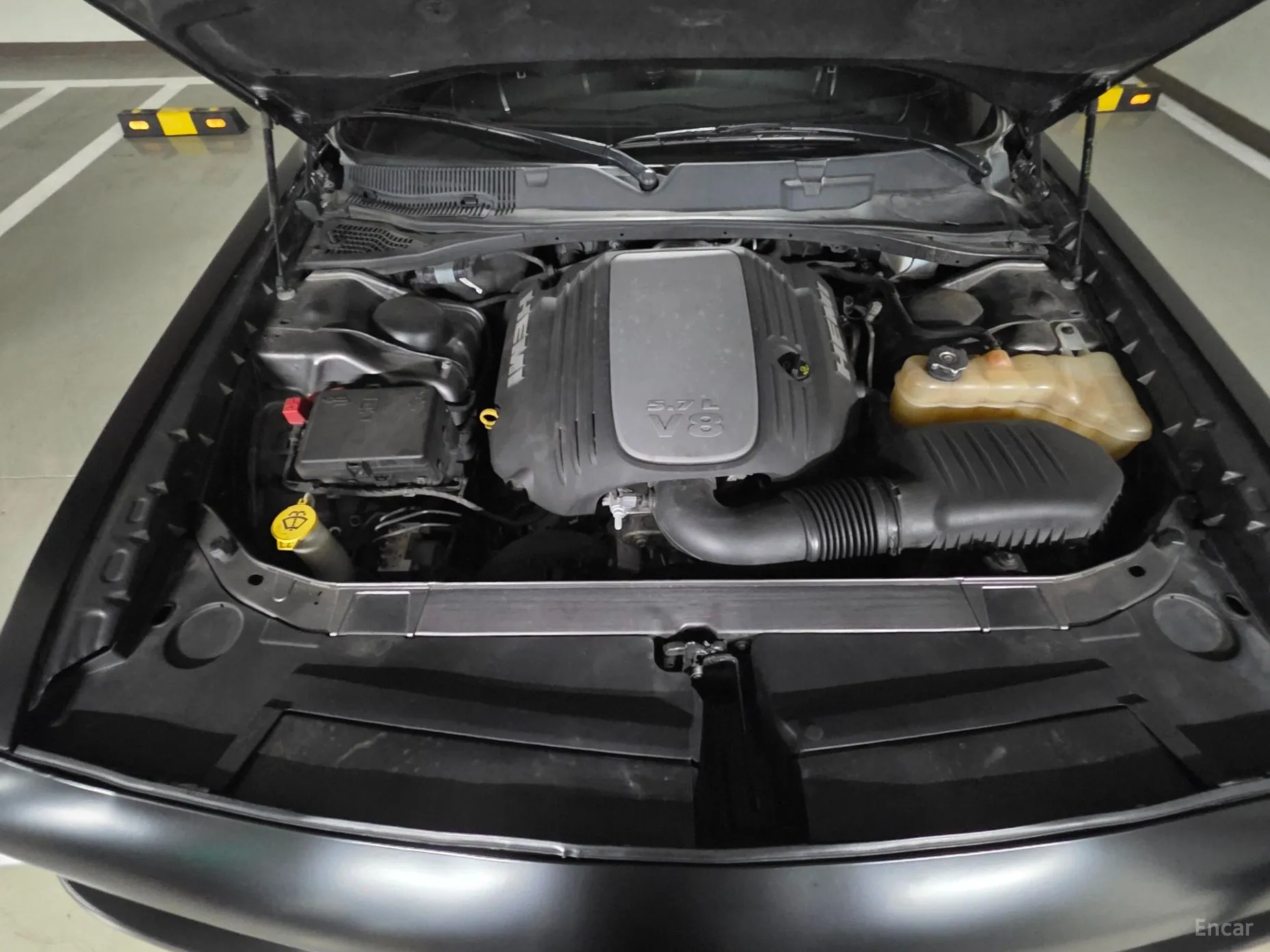 Dodge Challenger превью 8