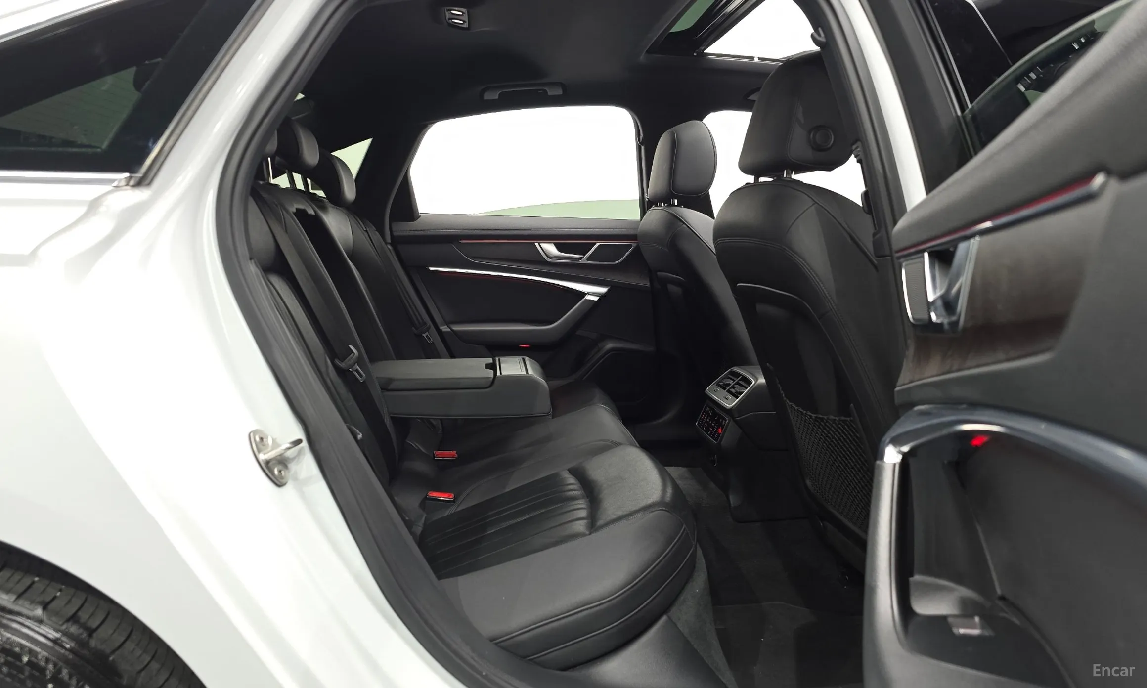 Audi A6 (C8) превью 12