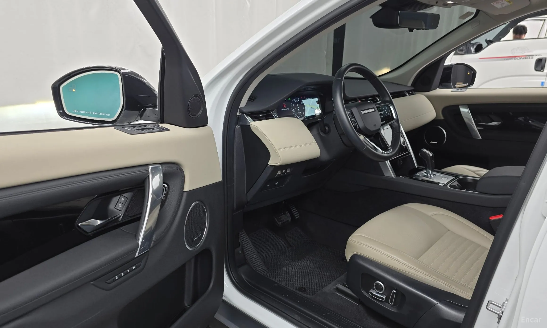 Land Rover Discovery Sports превью 10