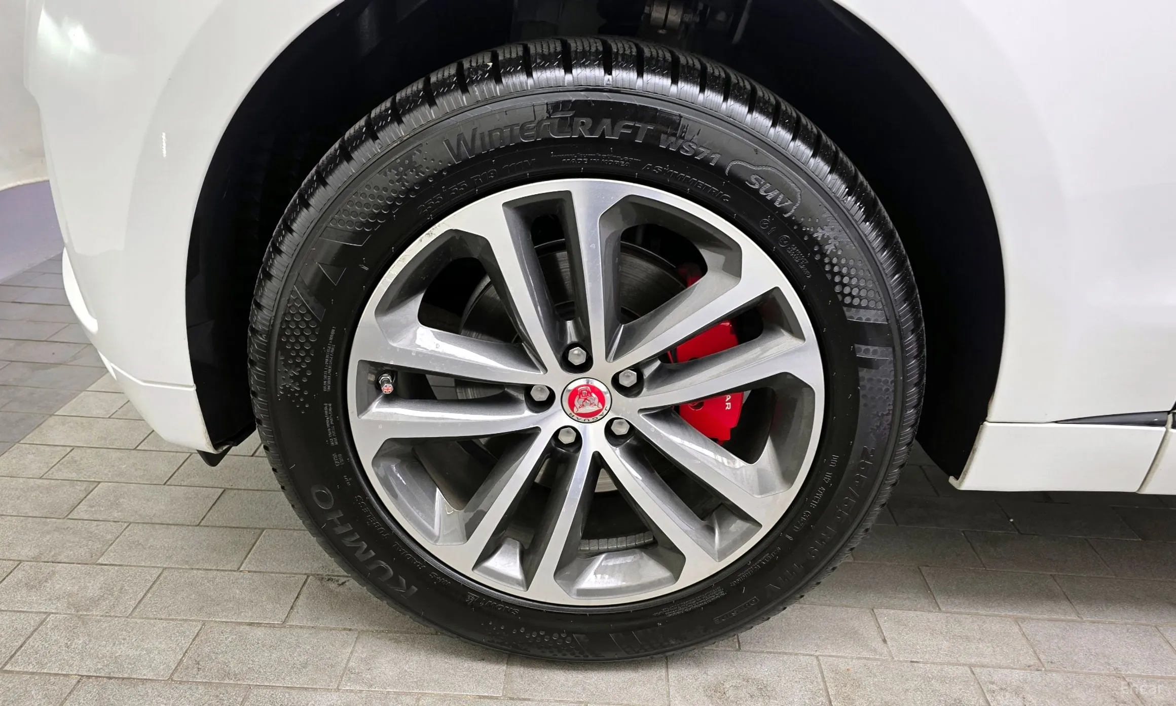 Jaguar F-PACE превью 5