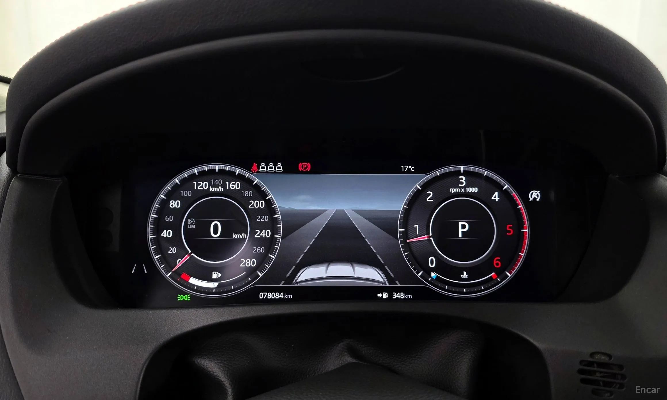 Jaguar F-PACE превью 8