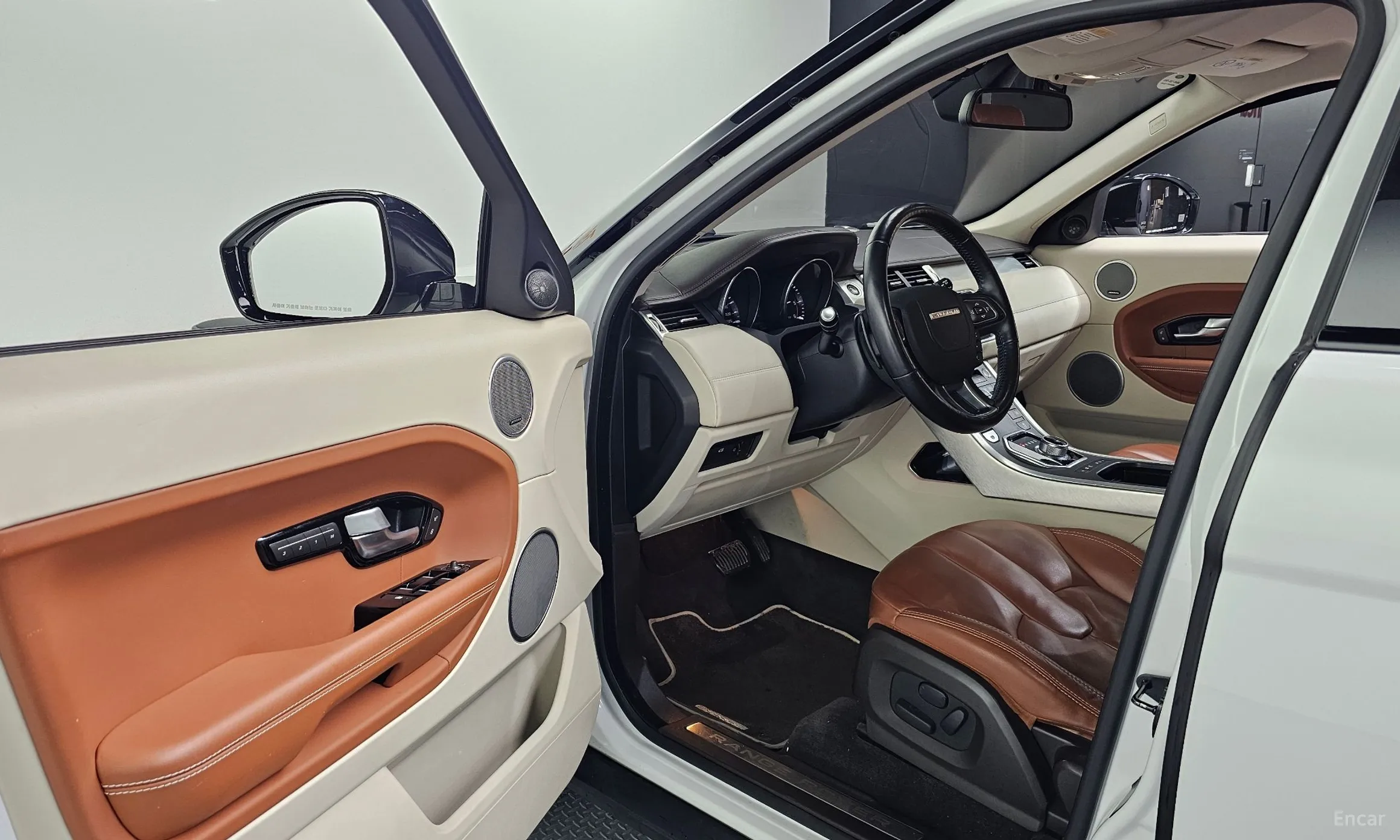 Land Rover Range Rover Evoque превью 10