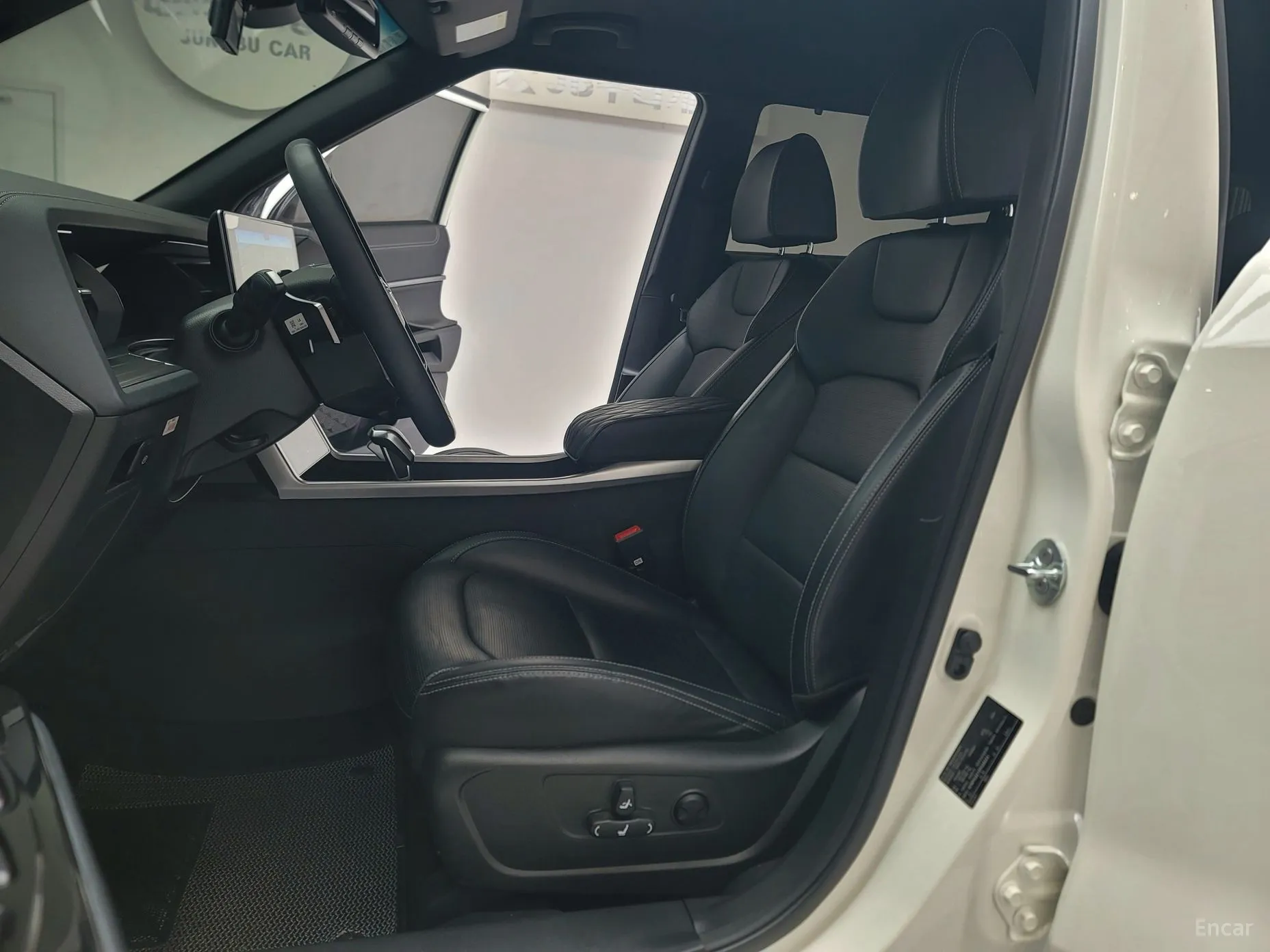 KG Mobility (SsangYong) Torres превью 10