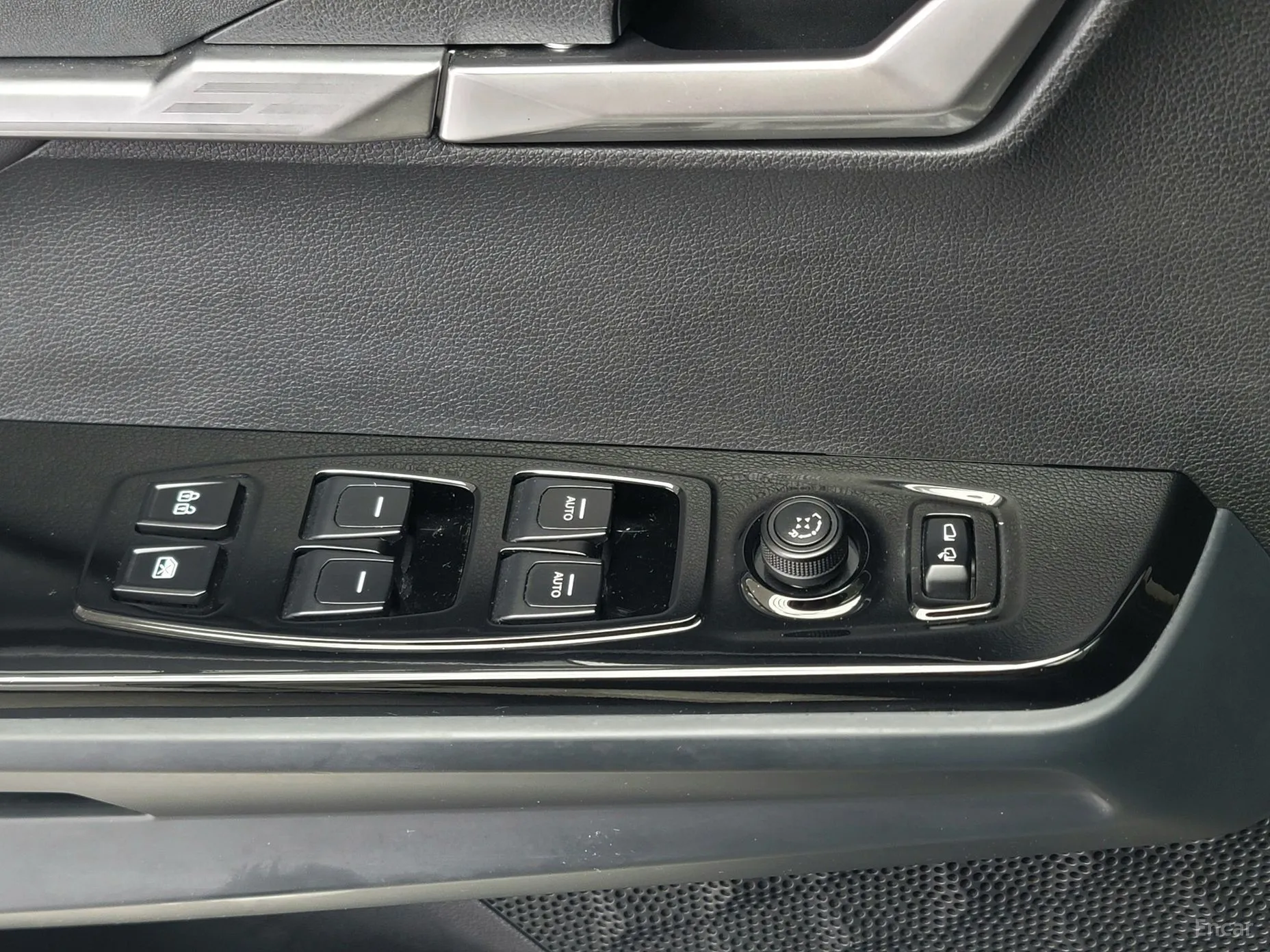 KG Mobility (SsangYong) Torres превью 17