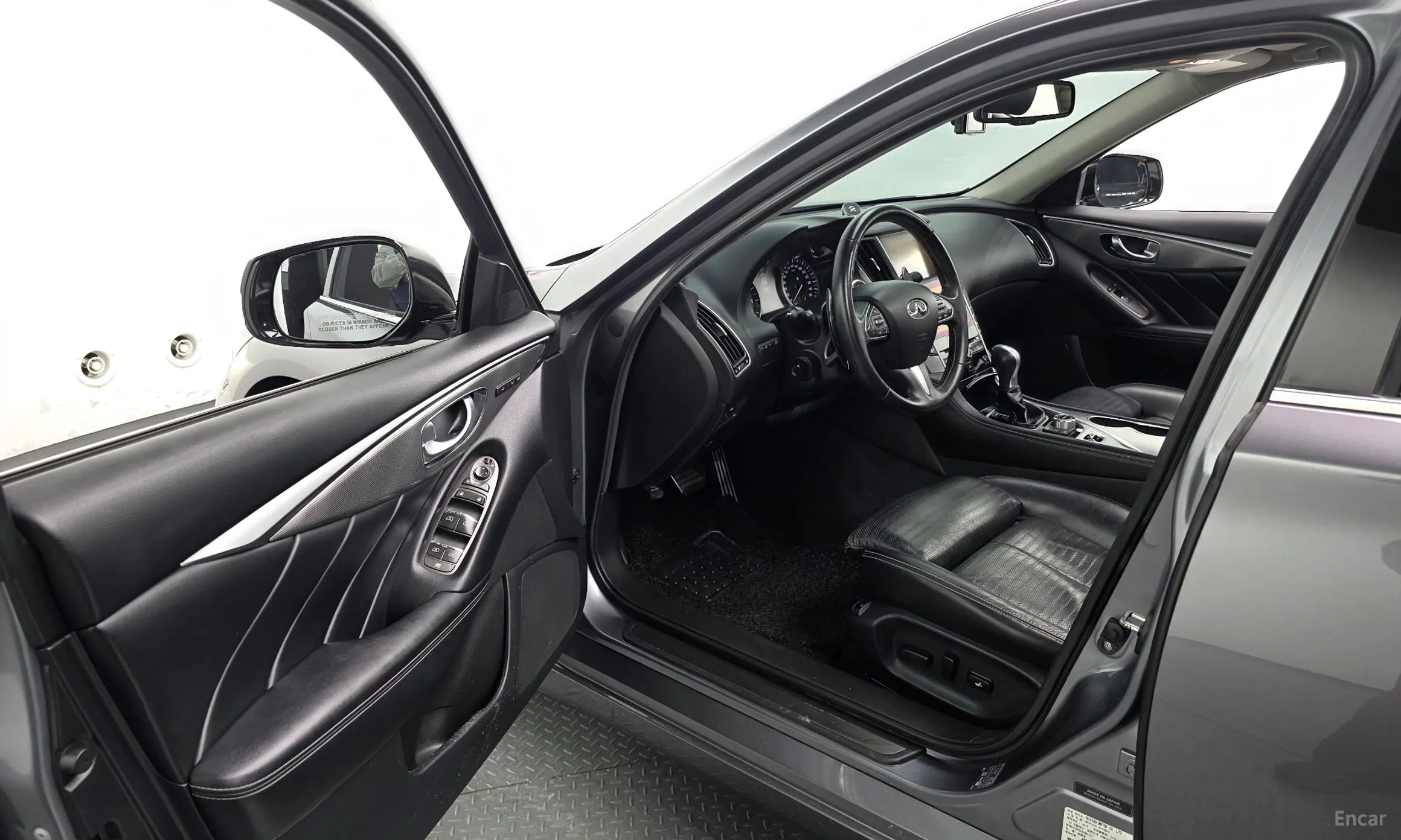 Infiniti Q50 превью 10