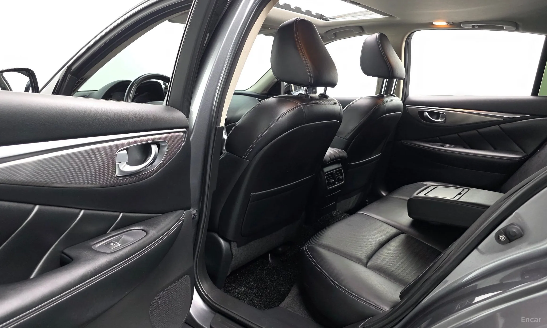 Infiniti Q50 превью 11