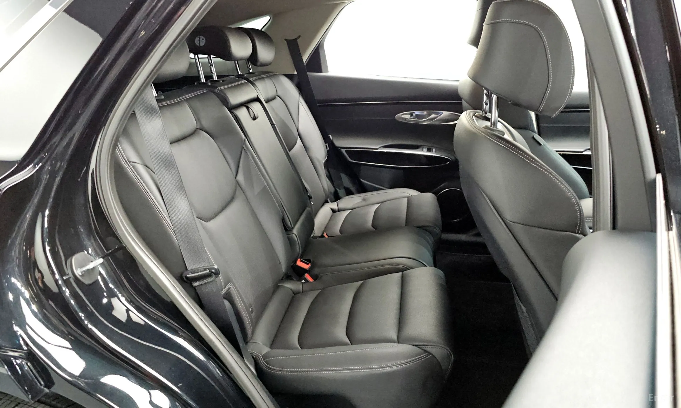 Genesis GV70 превью 11